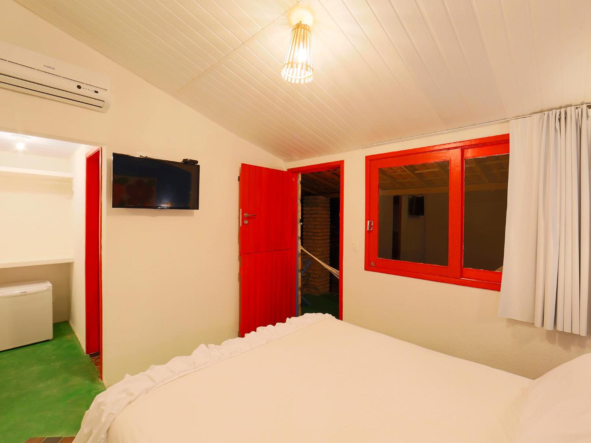 Economy Double Room with Side Sea View photo 2