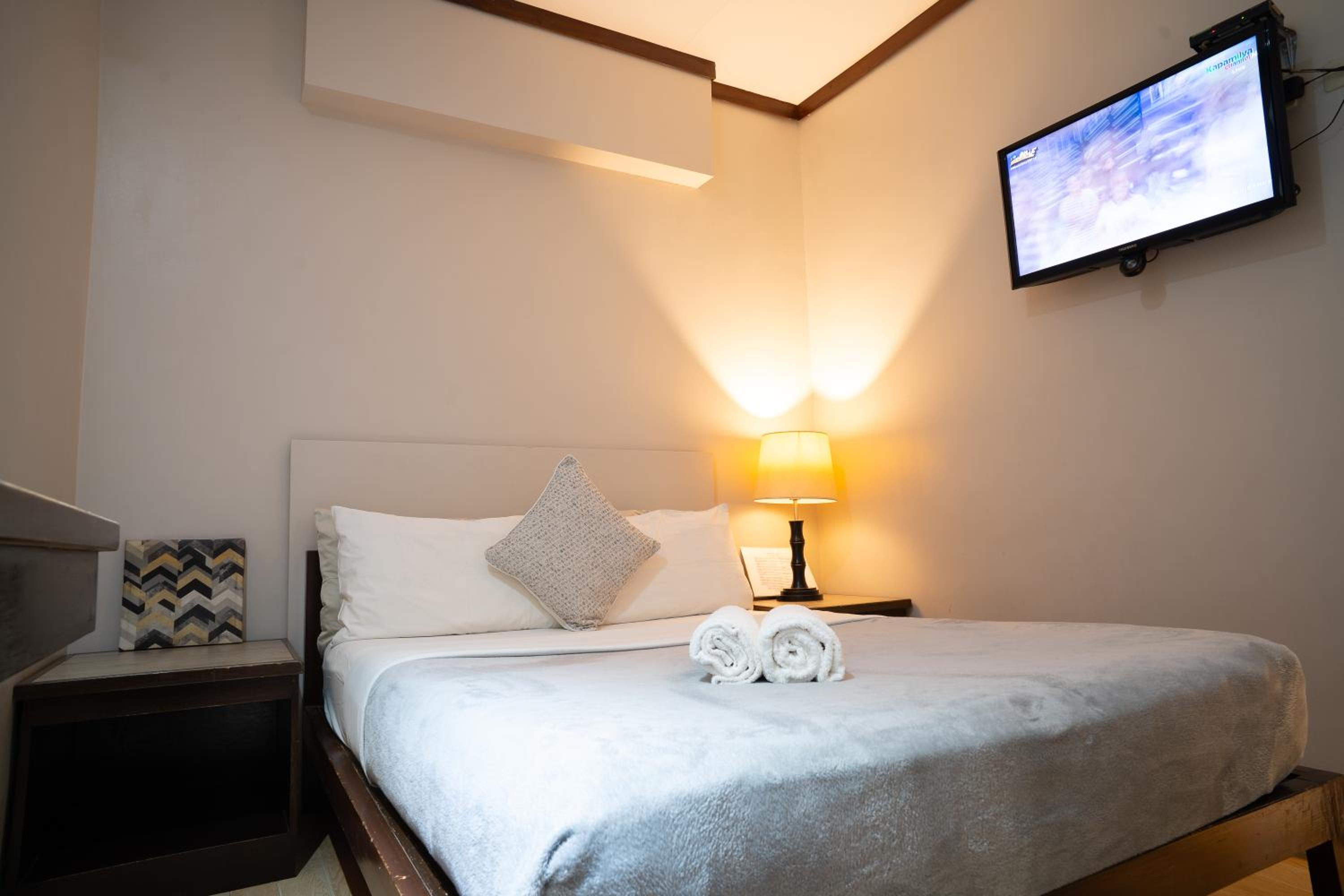 Deluxe Room - Photo 3
