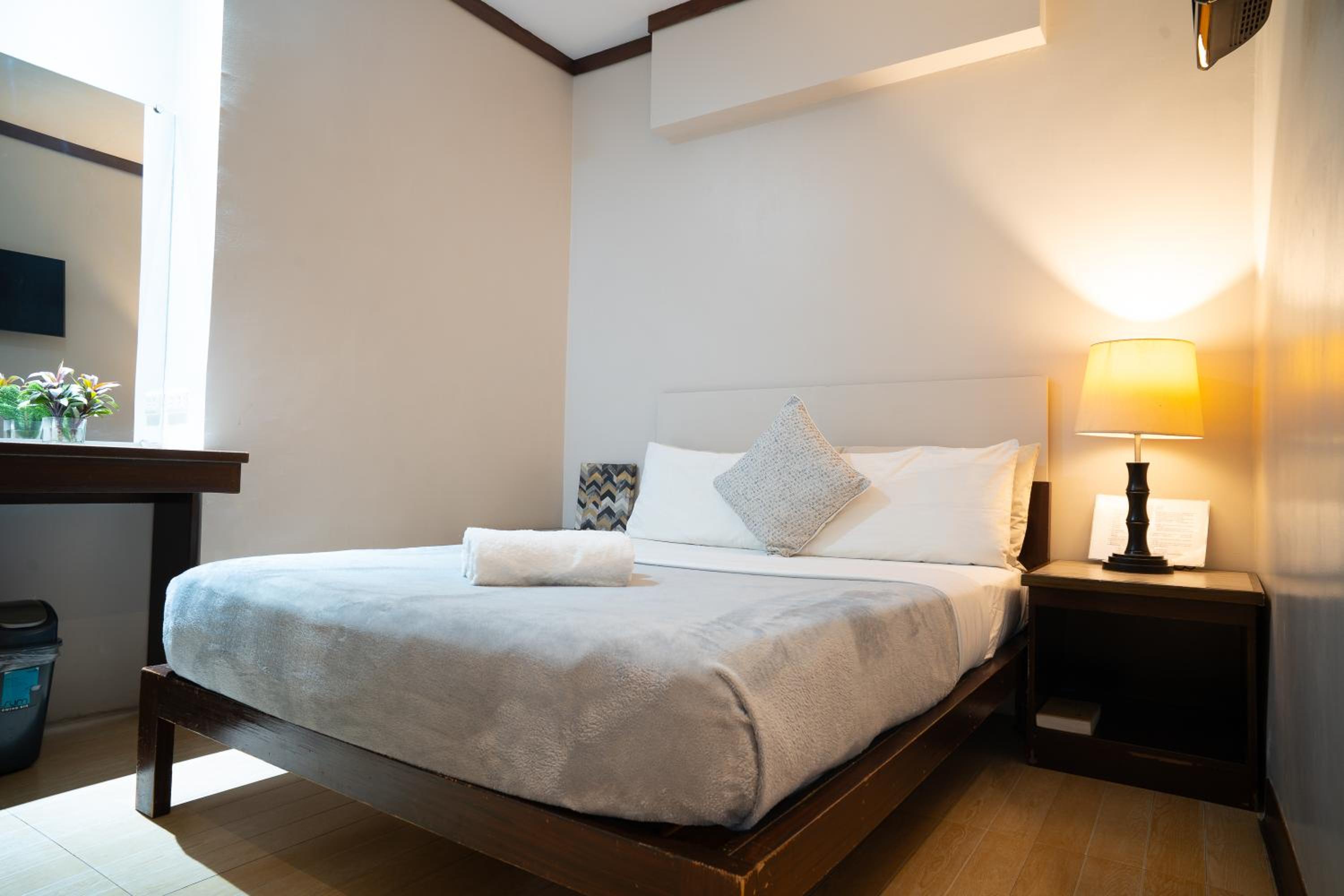Deluxe Room - Photo 6