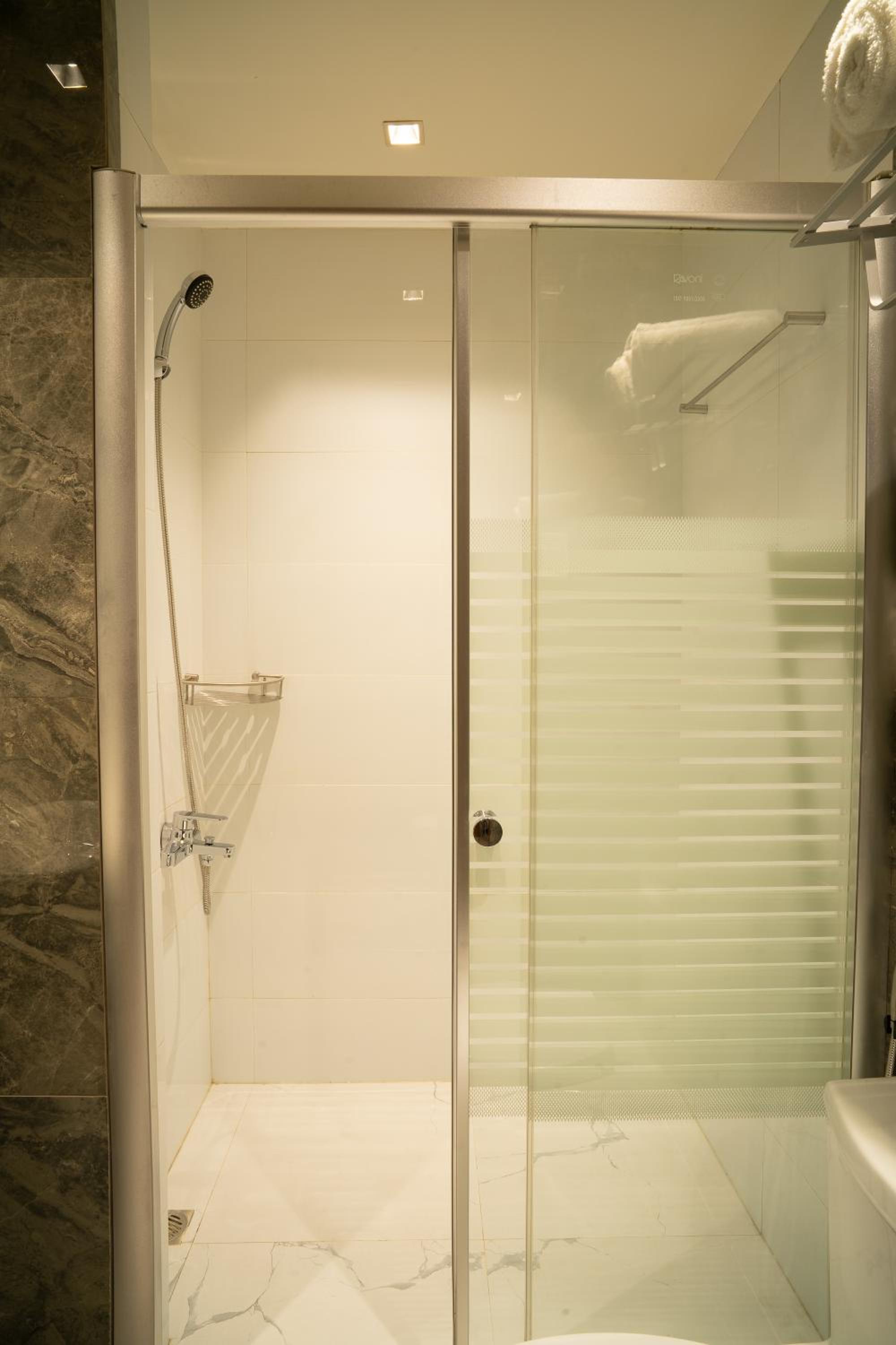 King Suite - Photo 7