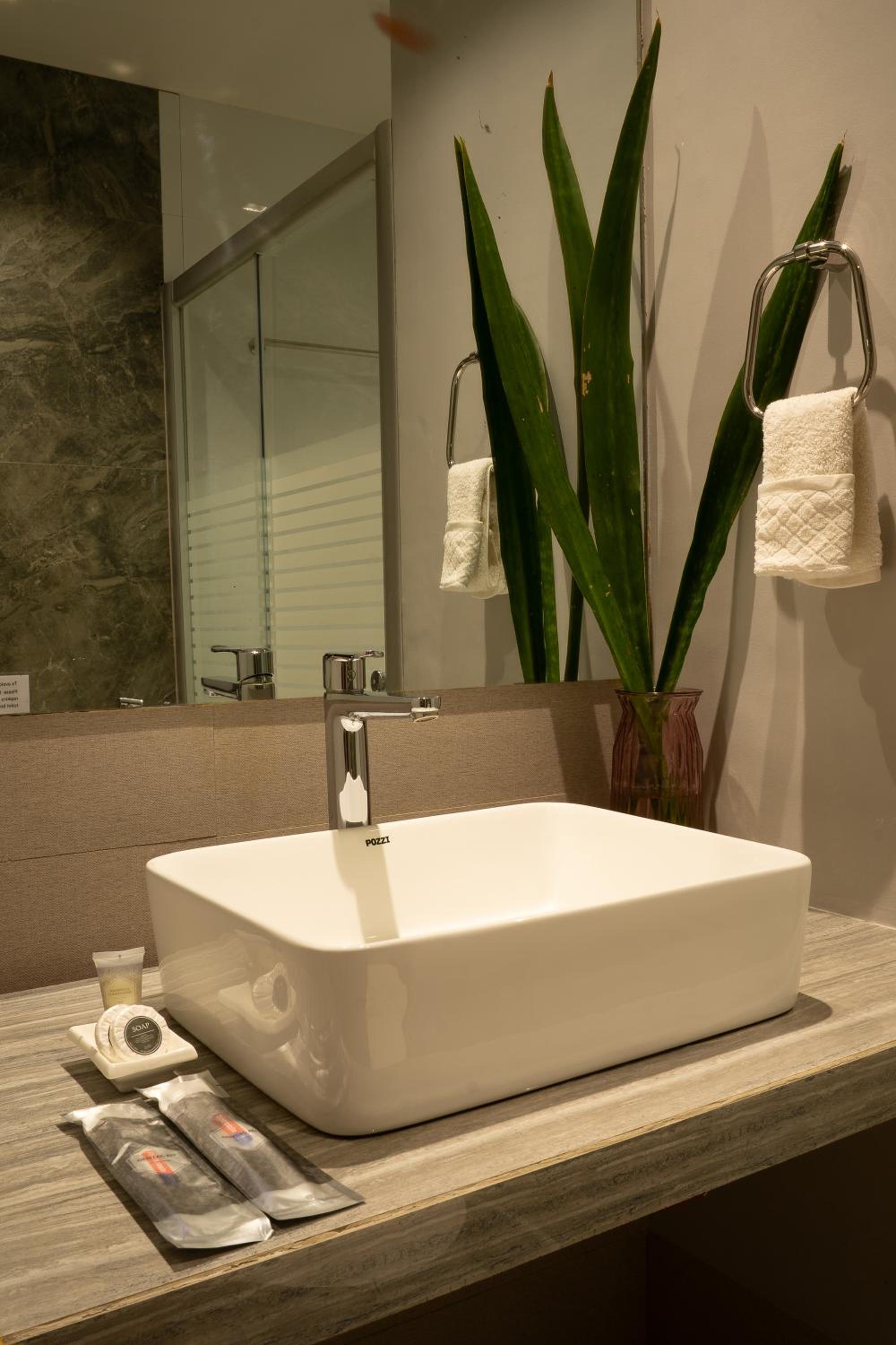 King Suite - Photo 4