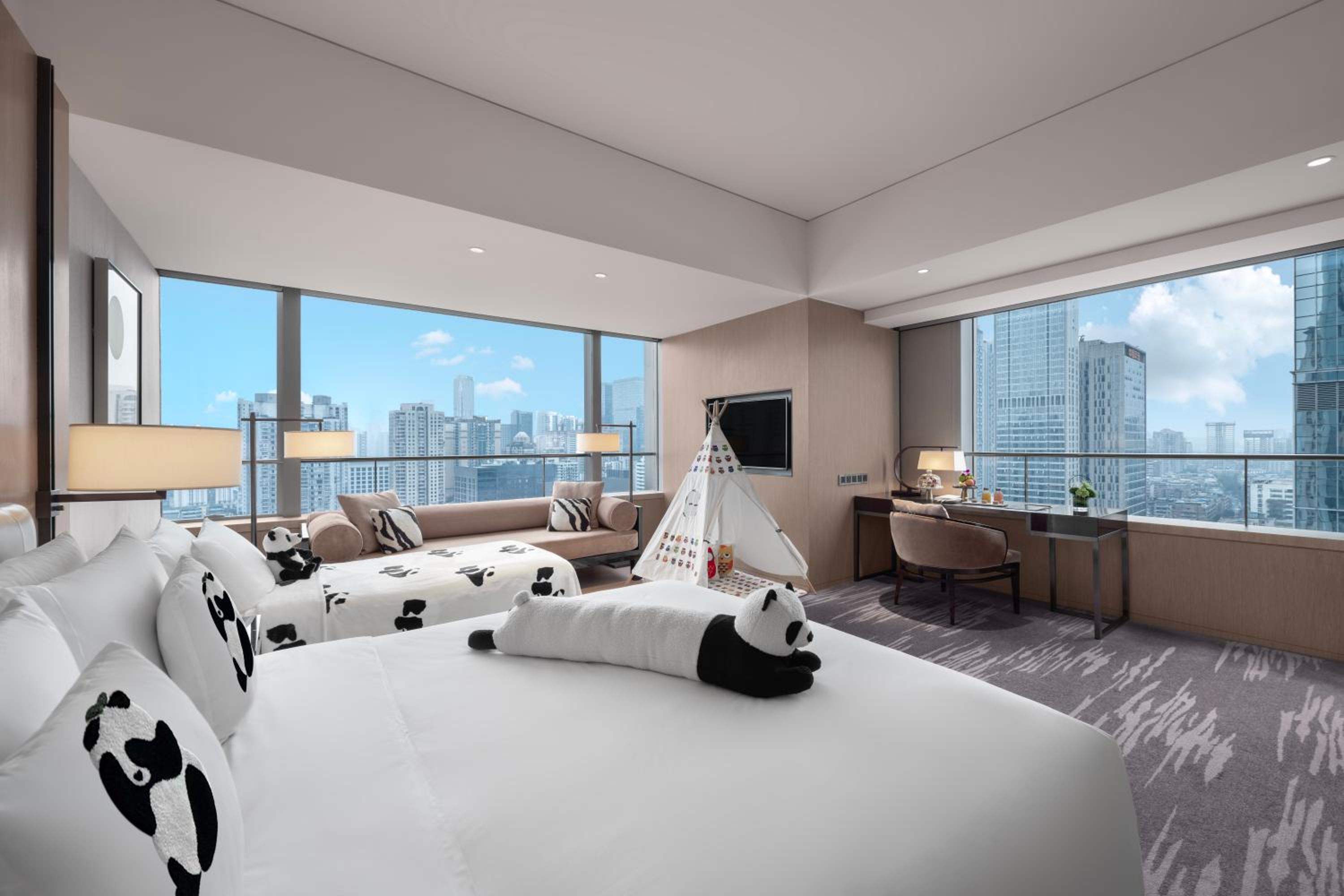 N3 Grand Deluxe Family Room photo 3