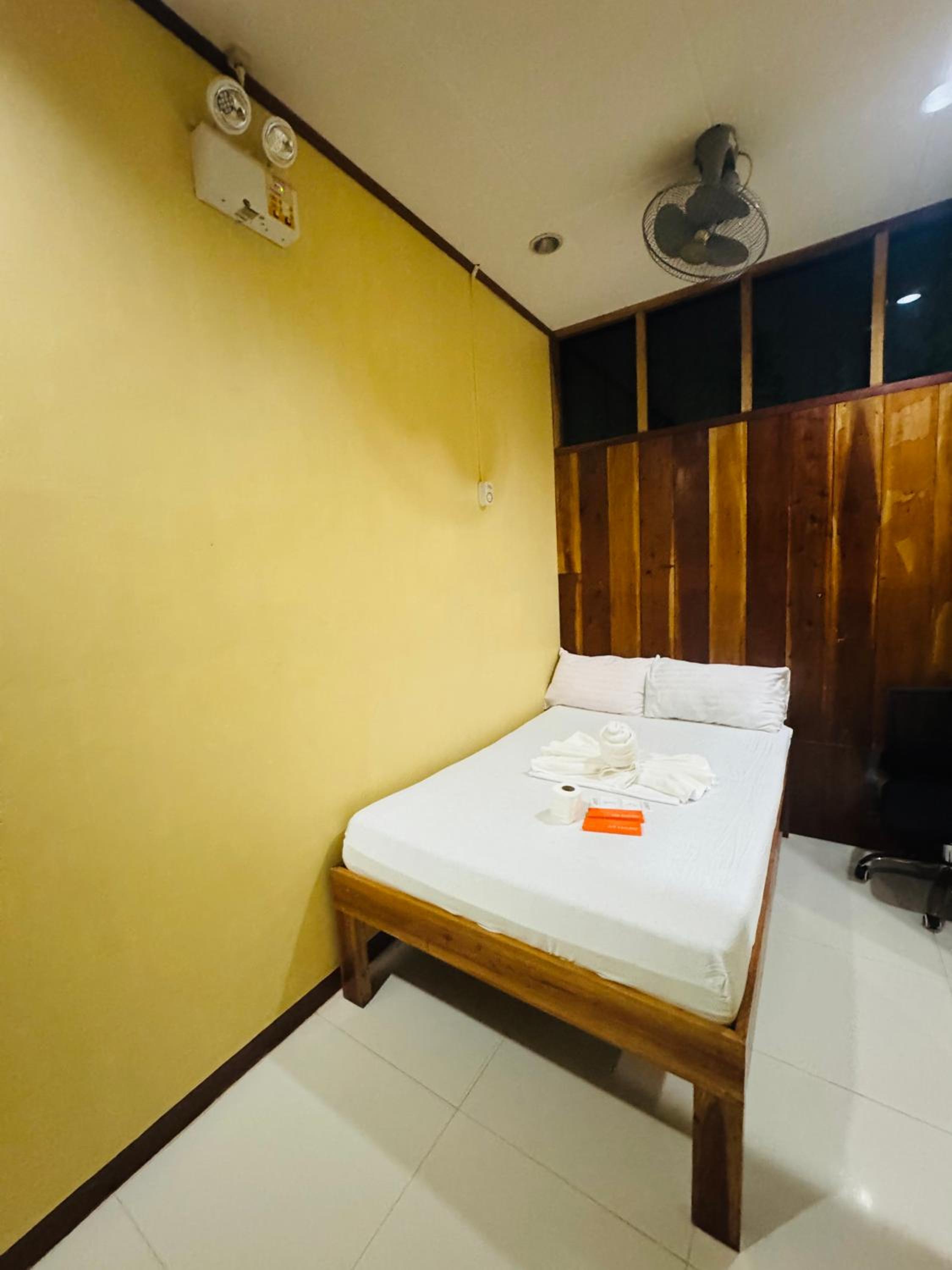 Budget Double or Twin Room photo 3