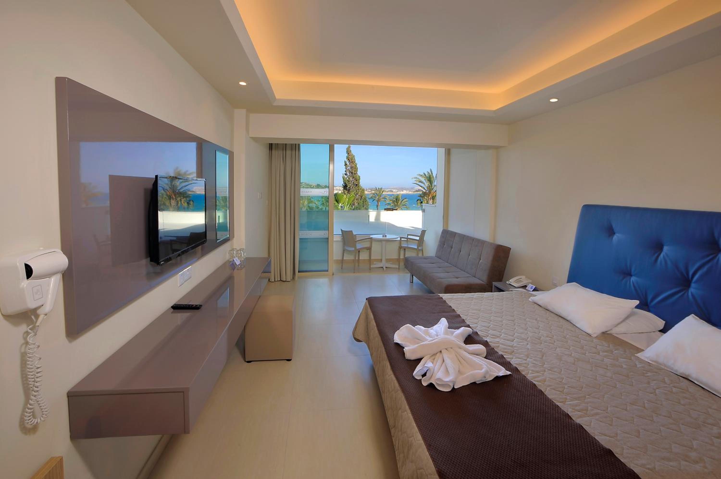 Deluxe Sea View Room with Indoor/Outdoor Spa Bath photo 2