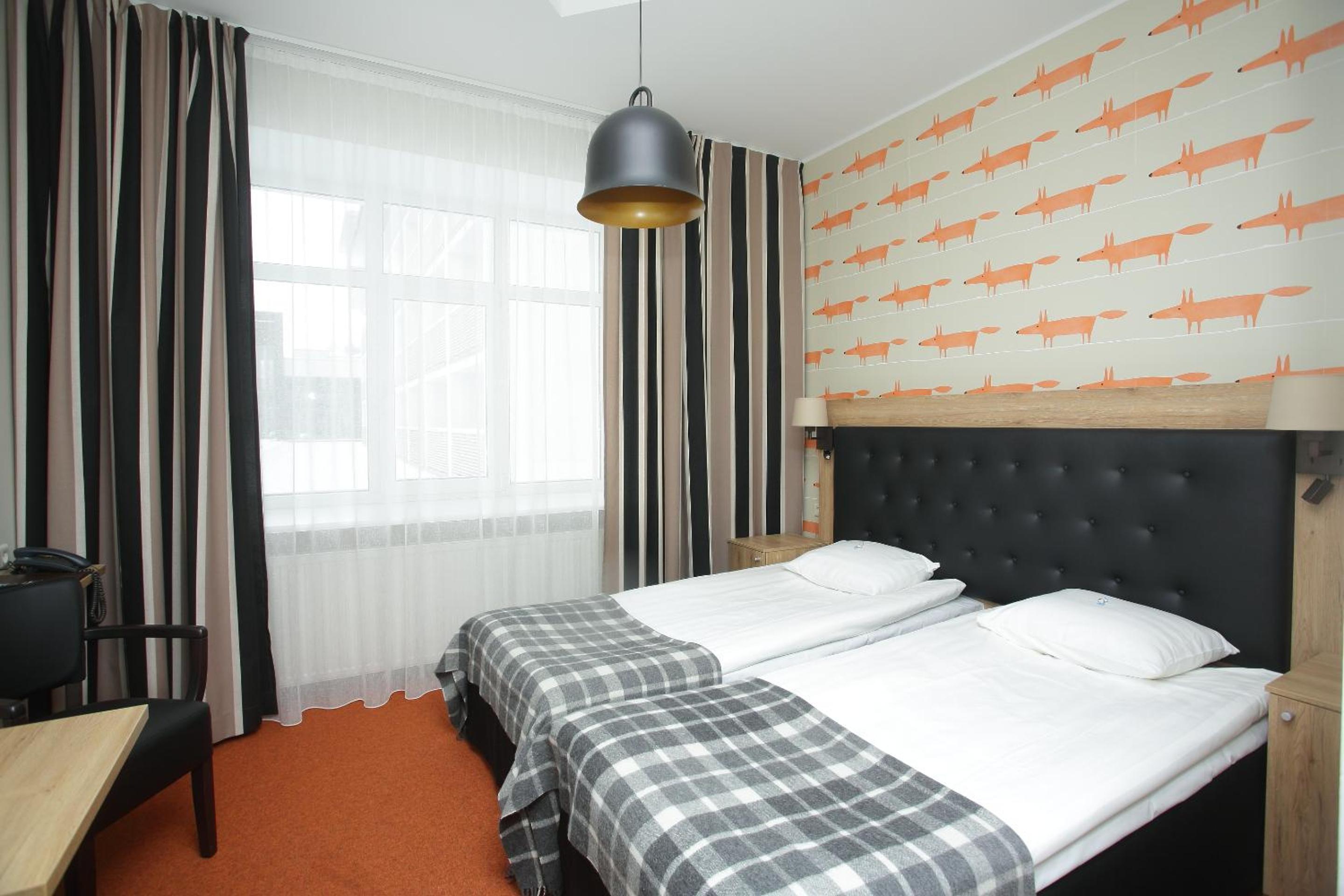 Double or Twin Room with Pool Access - Photo 4