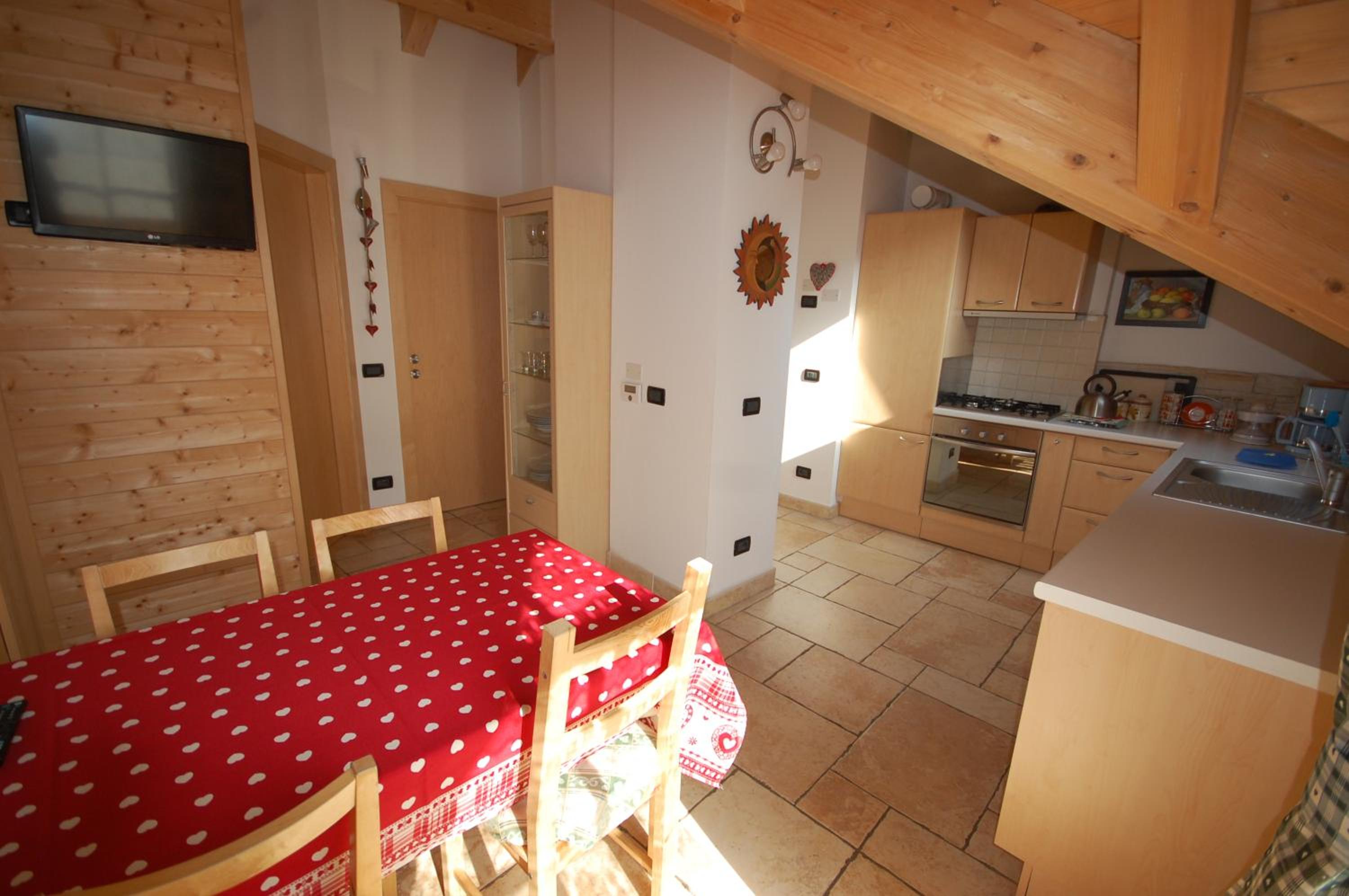 Two-Bedroom Apartment - Attic photo 3