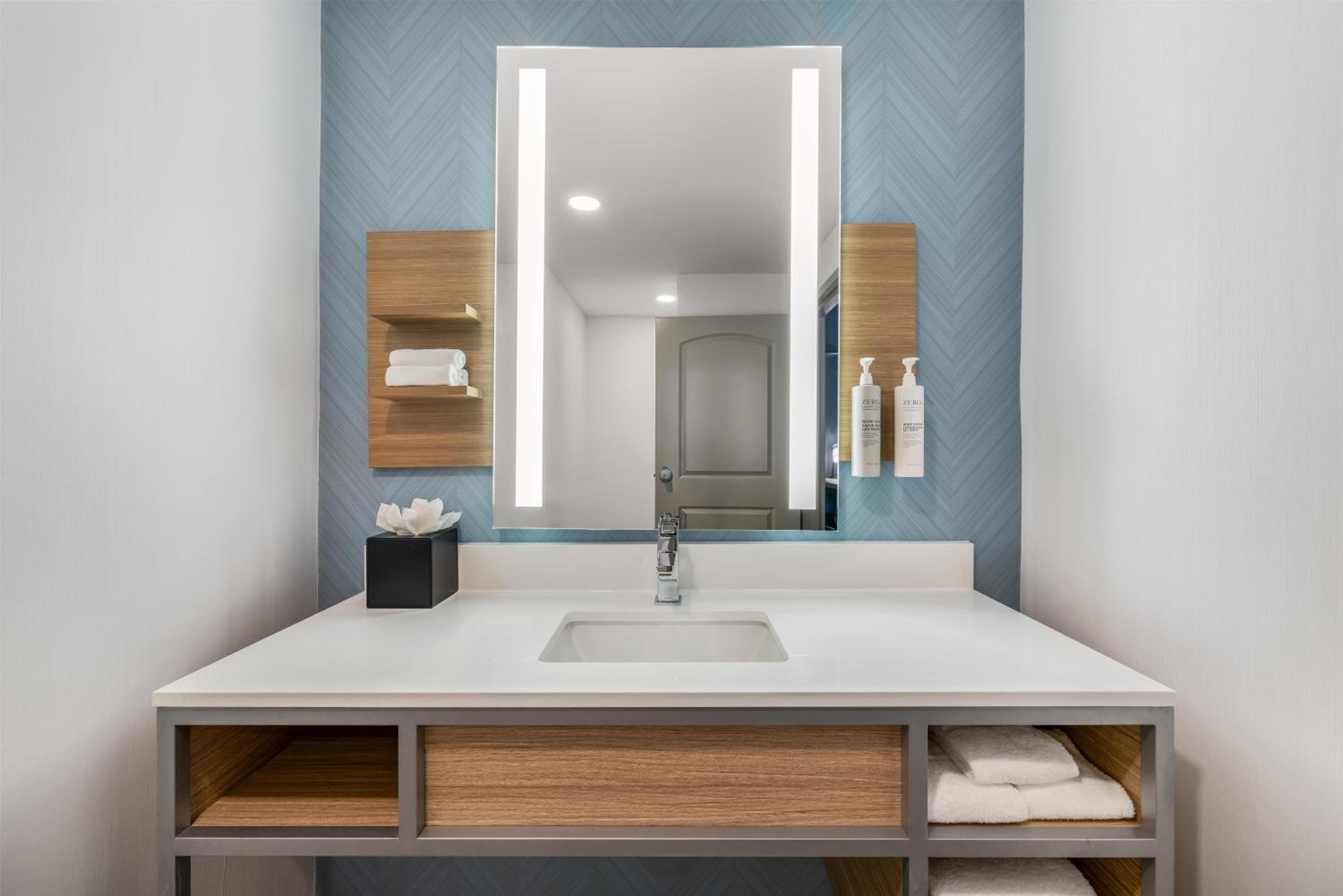 One-Bedroom King Suite with Sofa Bed - Photo 1