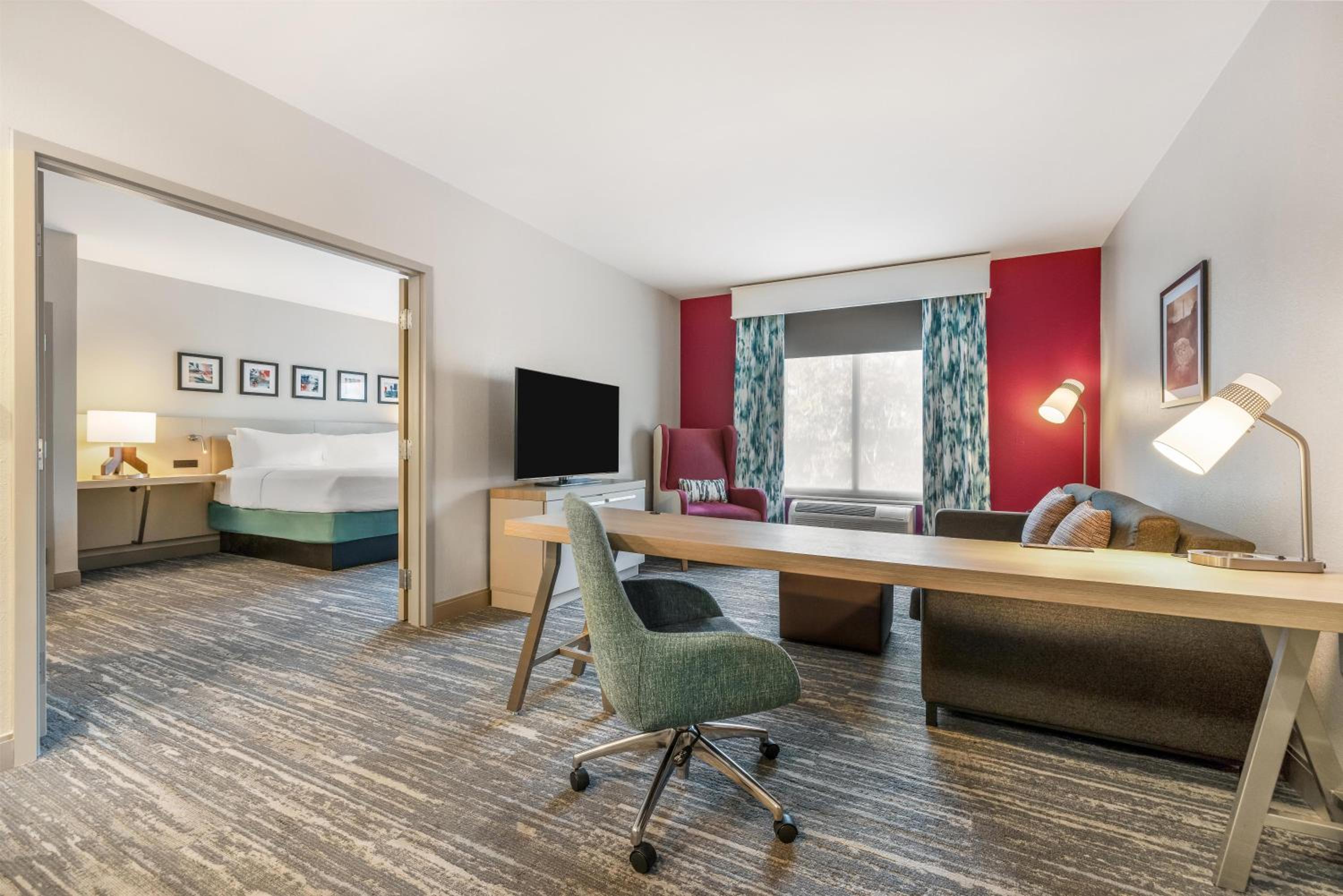 One-Bedroom King Suite with Sofa Bed - Photo 5
