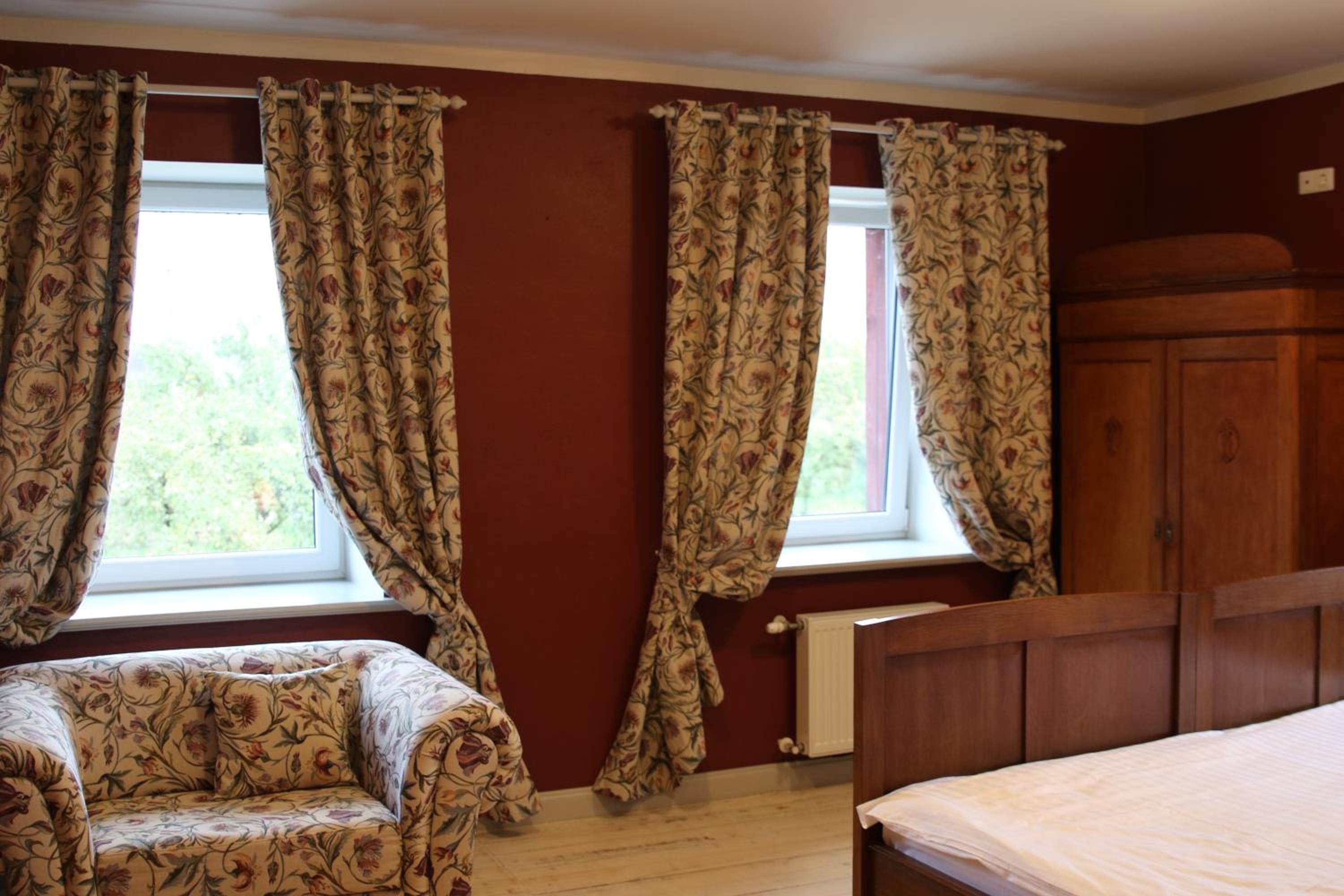 Standard Double Room - Photo 9