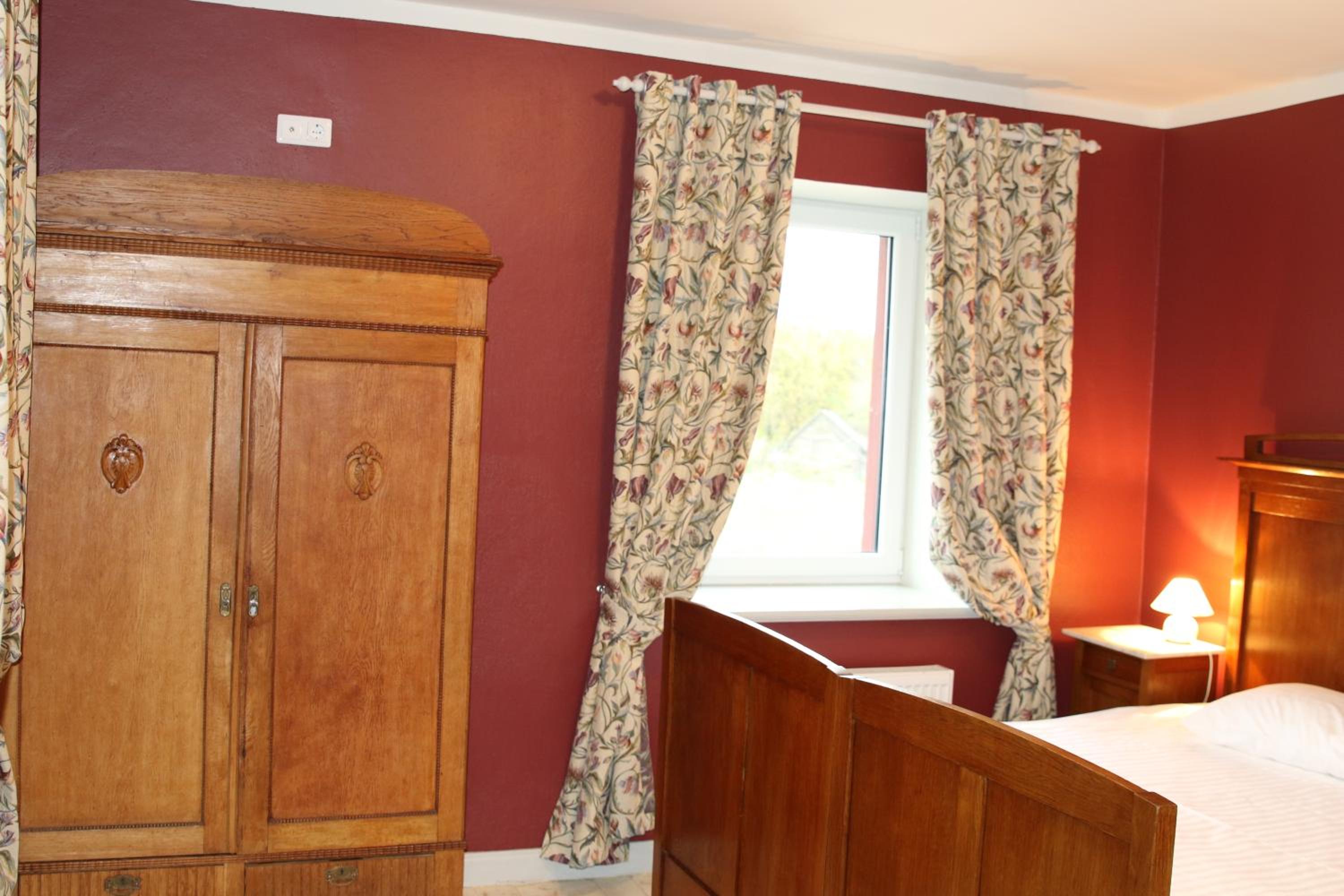 Standard Double Room - Photo 8
