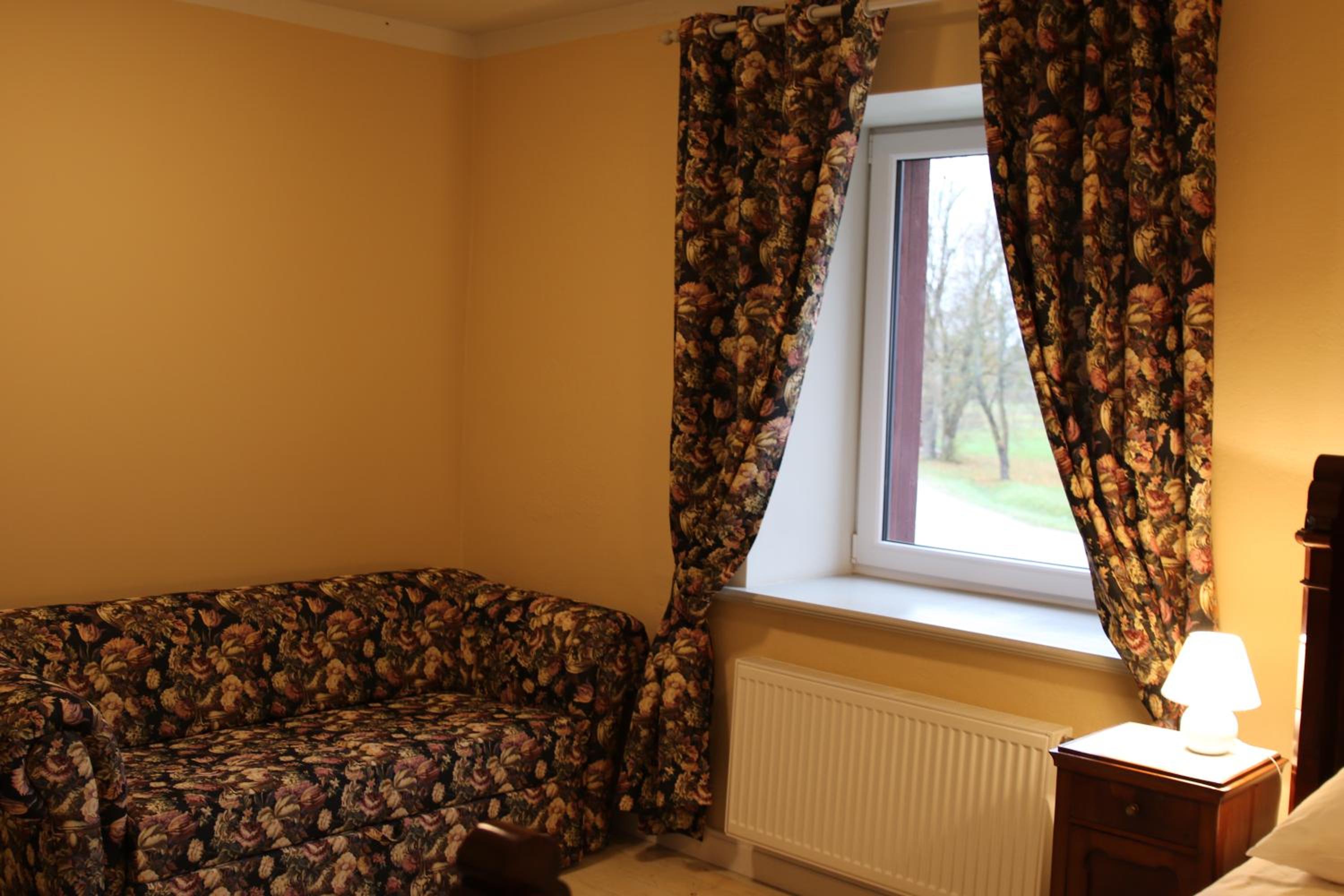 Family Room - Photo 11