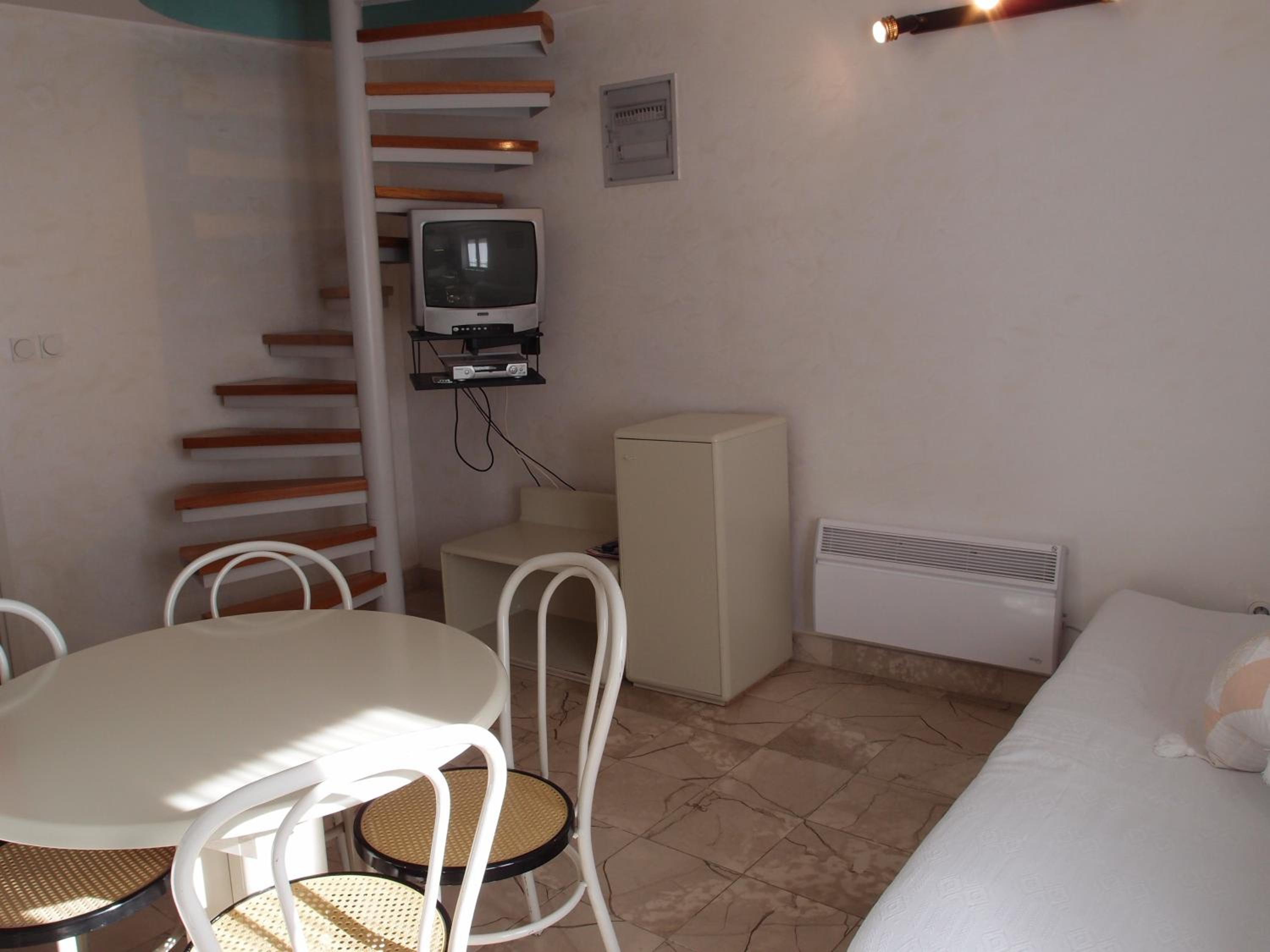 One-Bedroom Apartment with Sea View photo 2