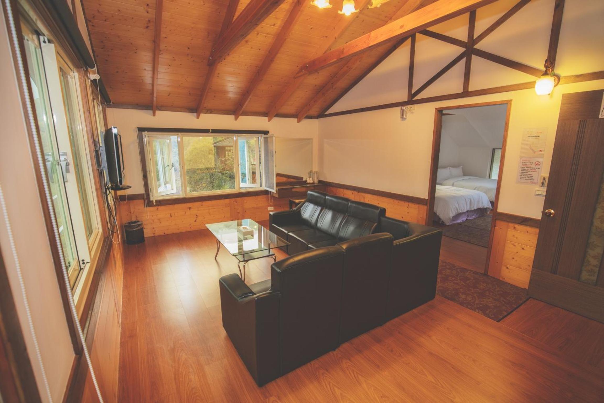 Four-Bedroom House photo 2