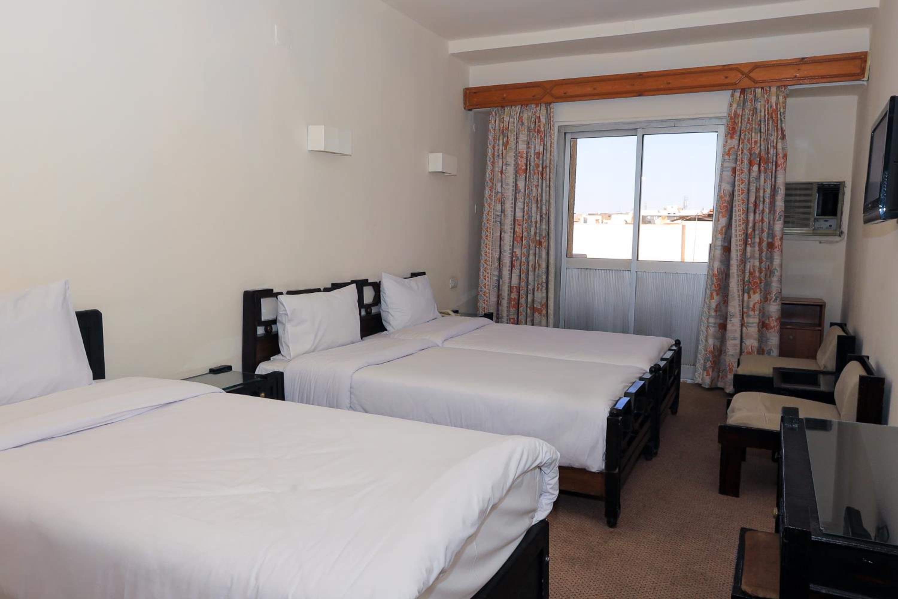 Standard Triple Room photo 2