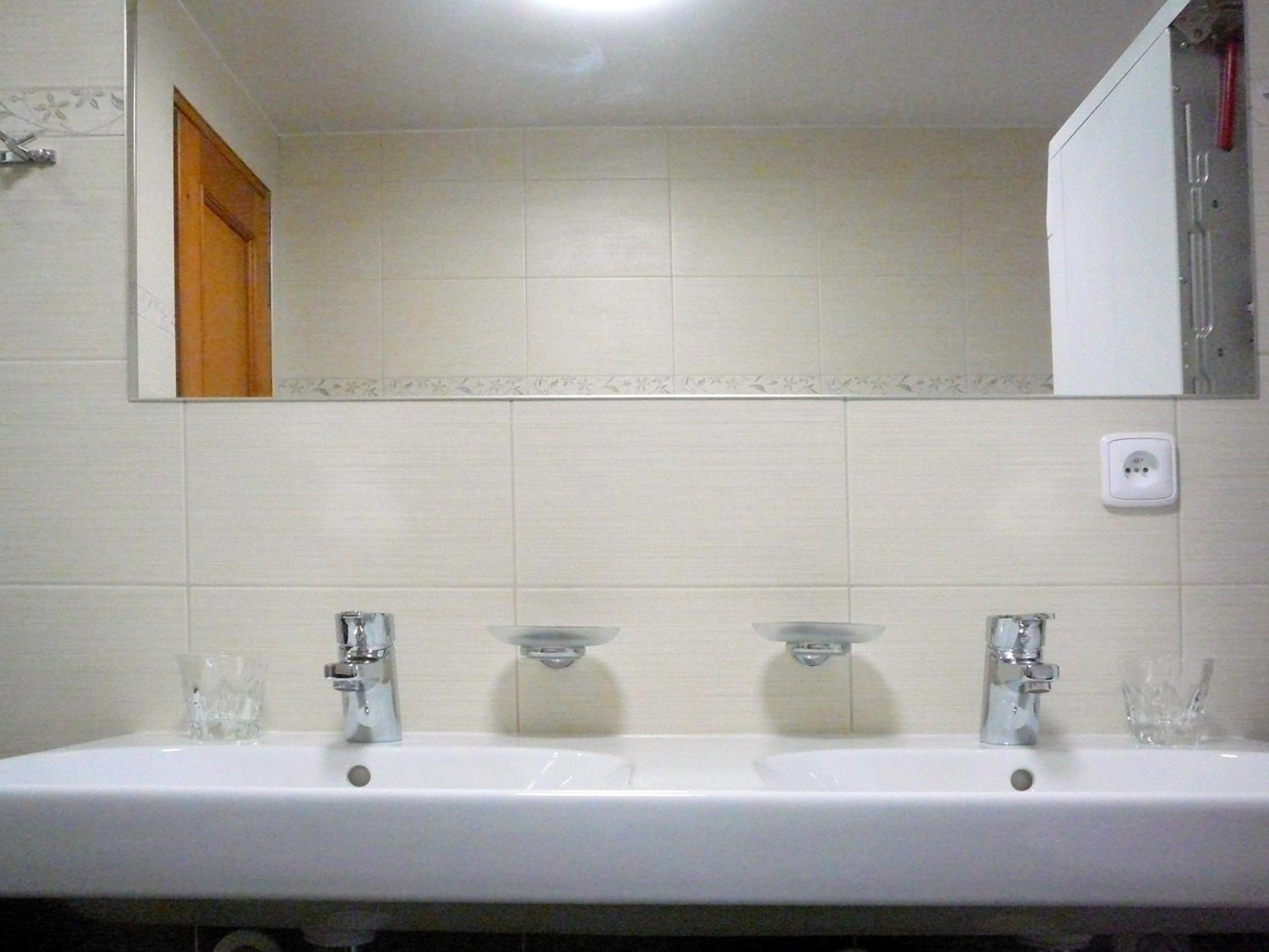 Quadruple Room with Private External Bathroom - Photo 4