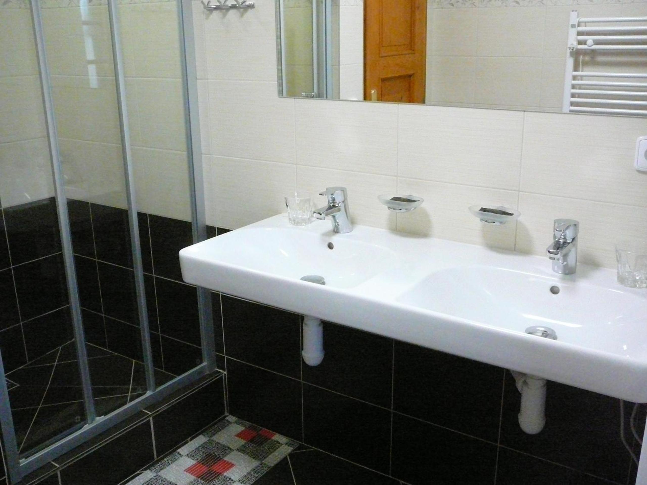 Quadruple Room with Private External Bathroom - Photo 6