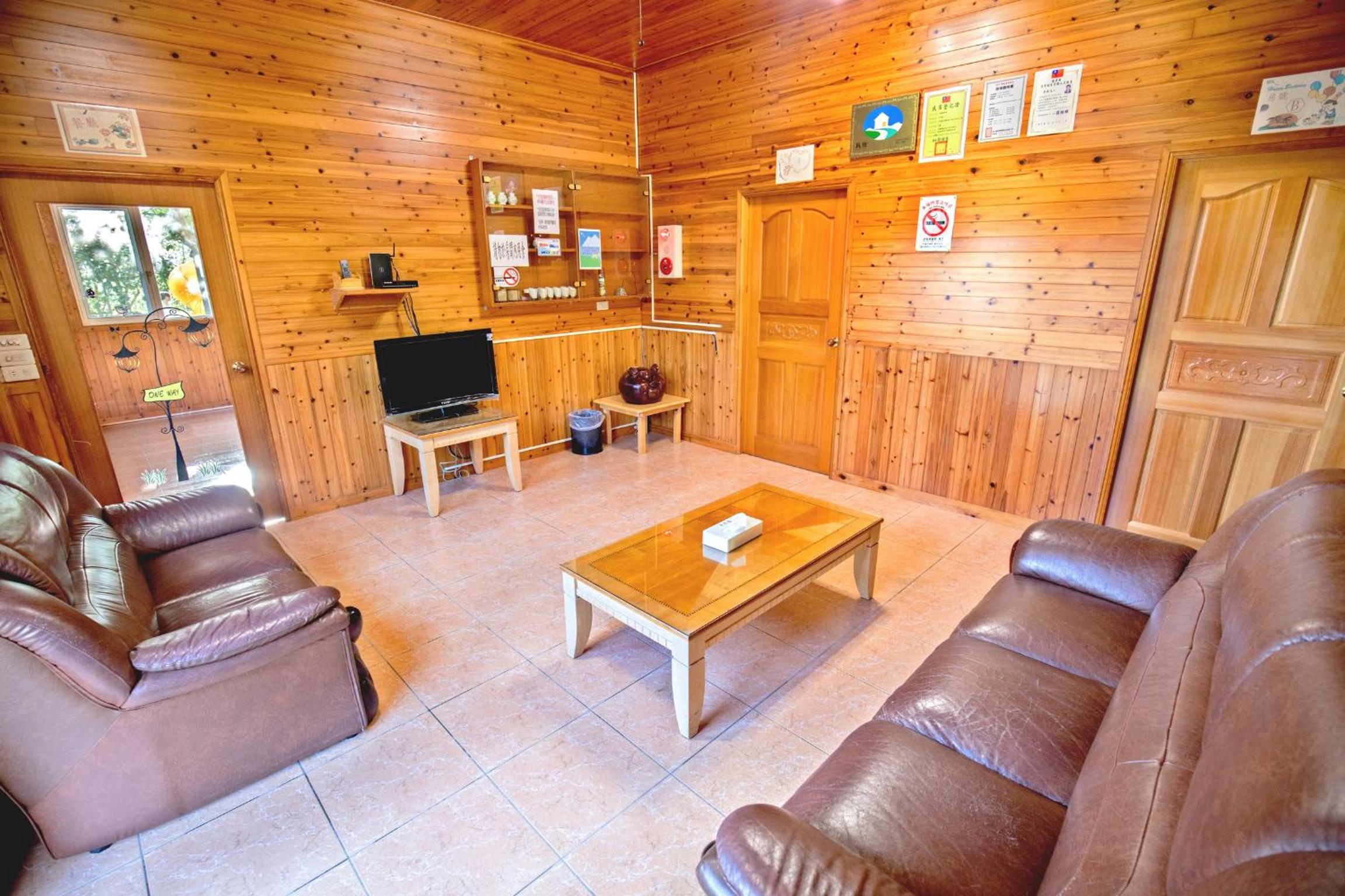 Deluxe Family Suite photo 1
