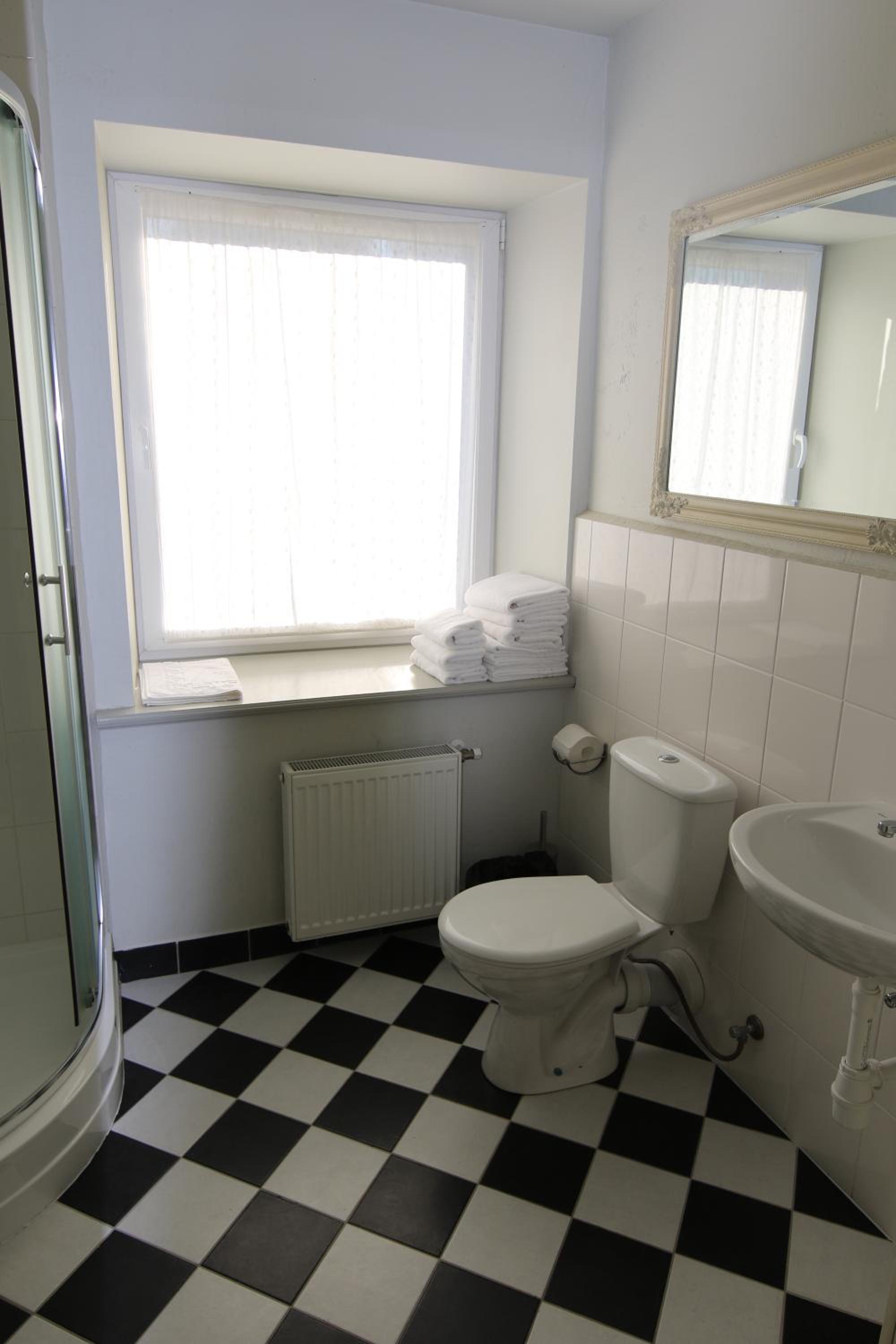 Twin Room - Photo 7