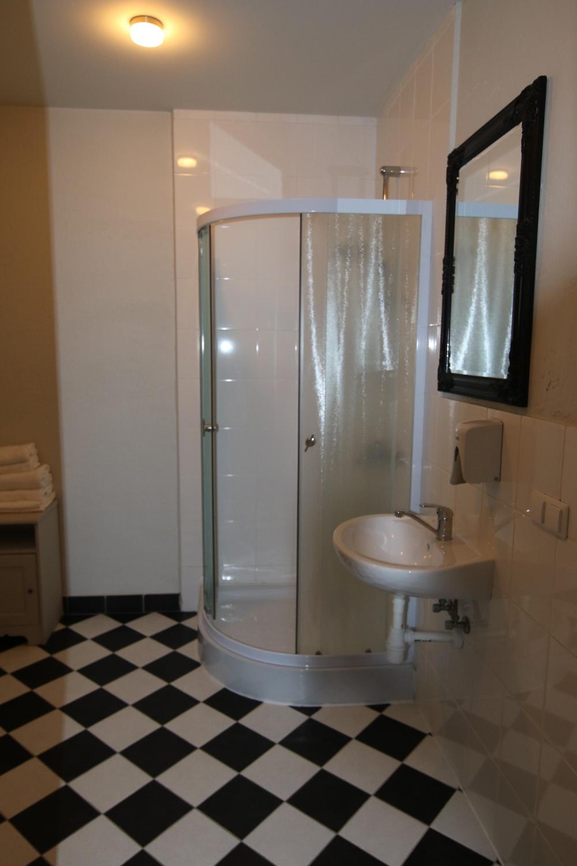 Standard Double Room - Photo 3