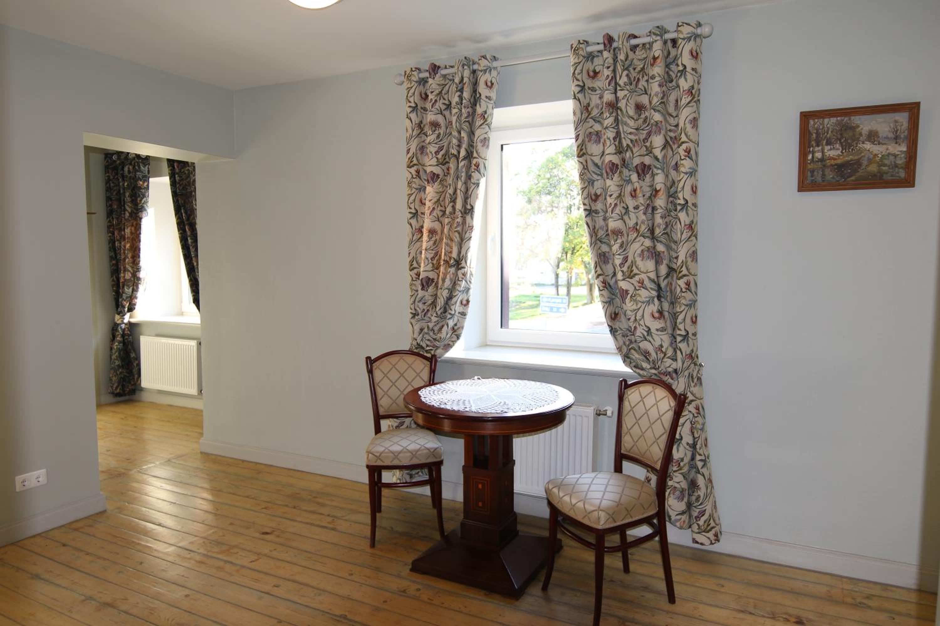 Family Room - Photo 22