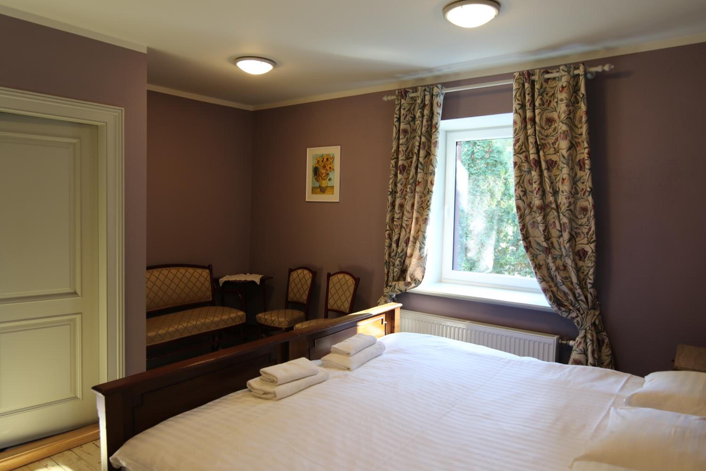 Family Room - Photo 17