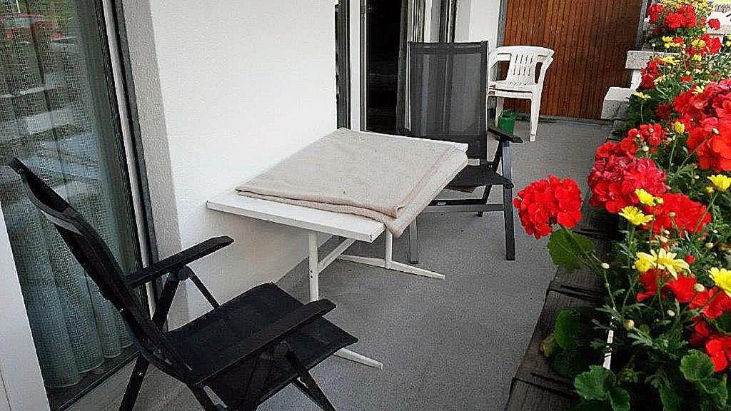 Apartment with Balcony photo 2