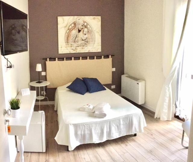Single Room photo 2