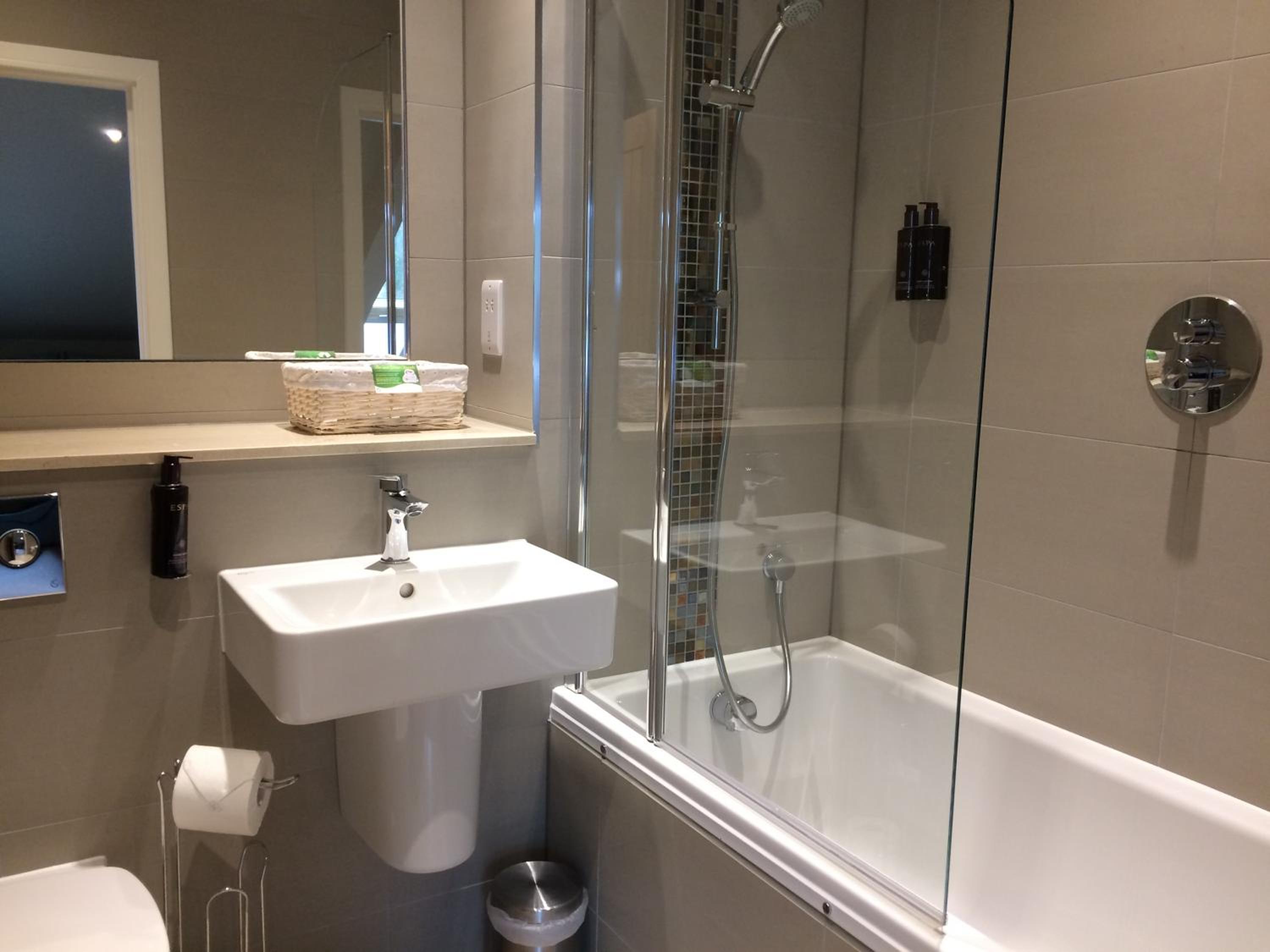 Executive Family Double Room - Photo 8