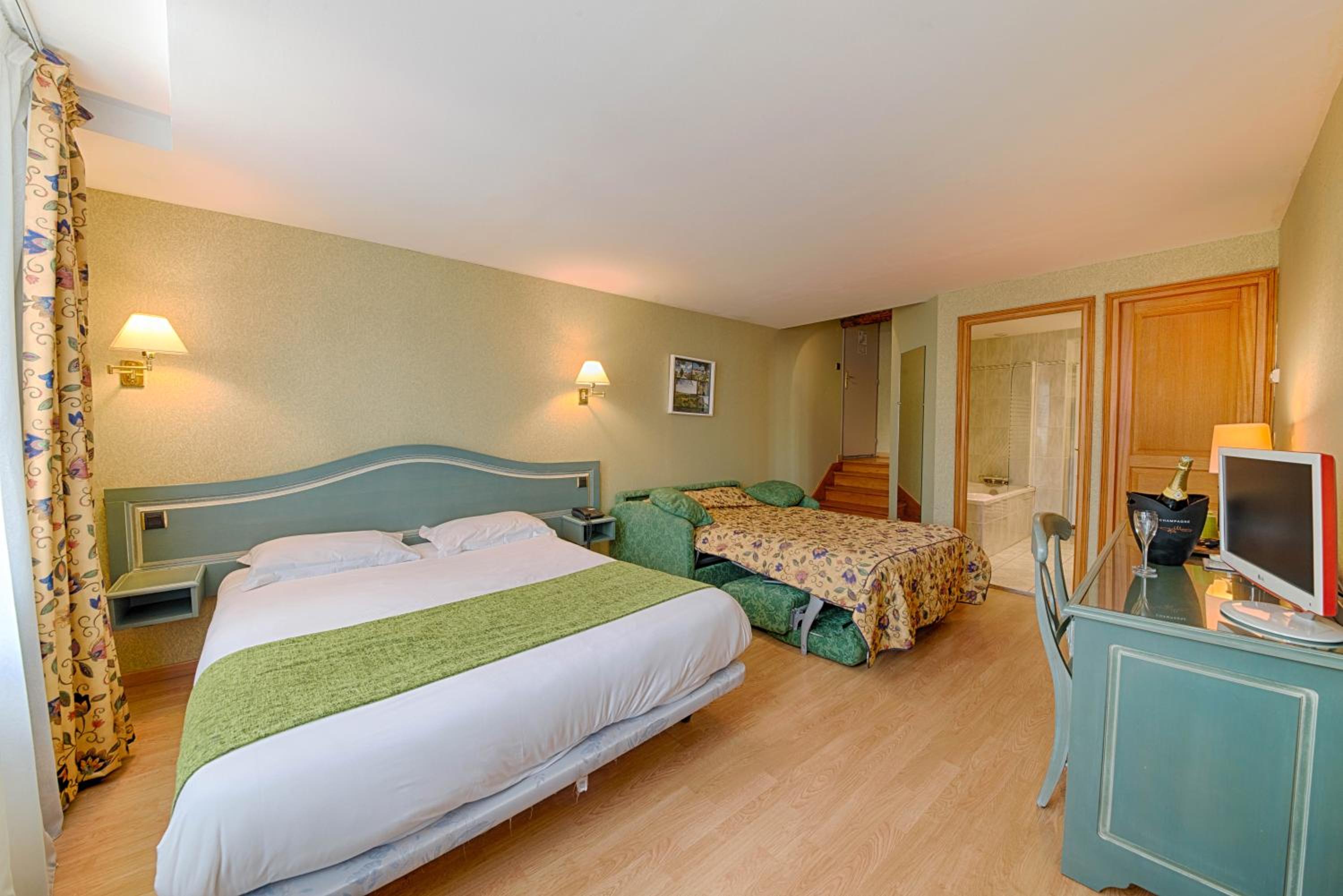 Triple Room - Photo 1