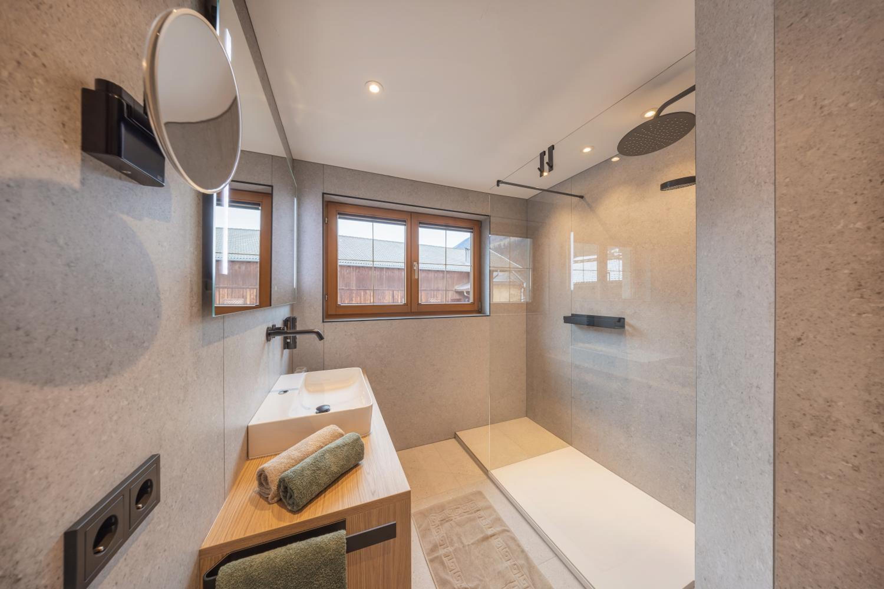 One-Bedroom Apartment with Balcony photo 2