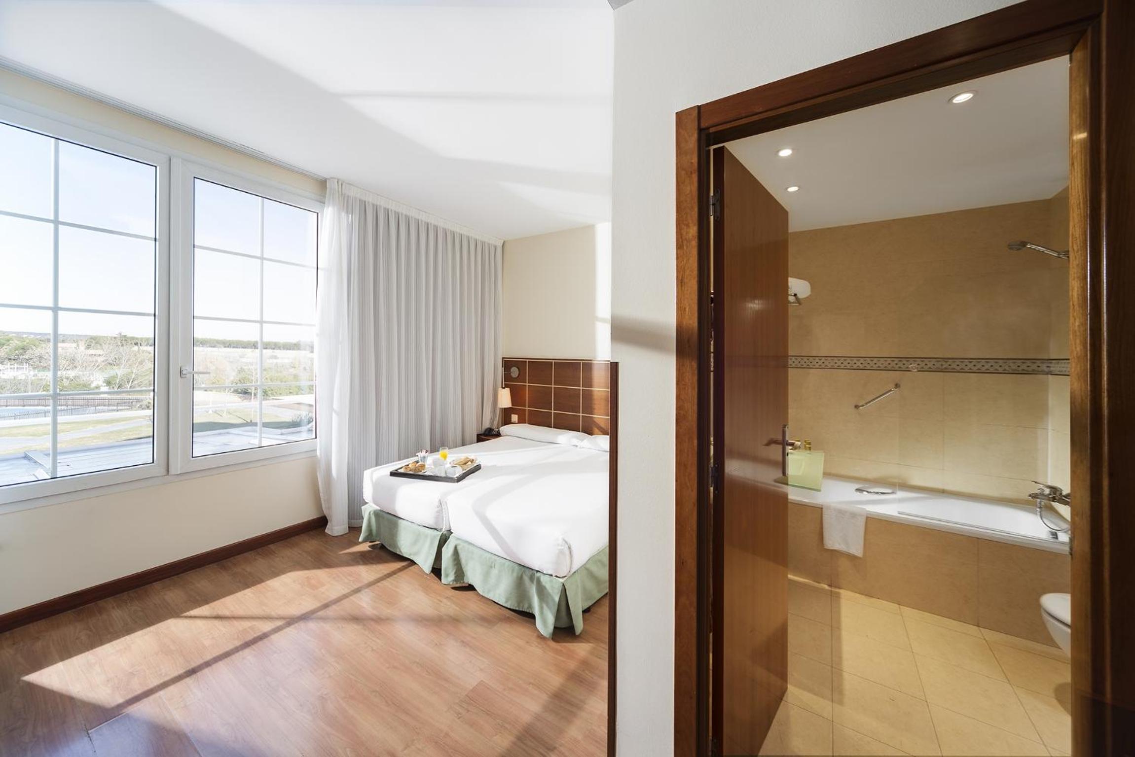 Double or Twin Room - Photo 4