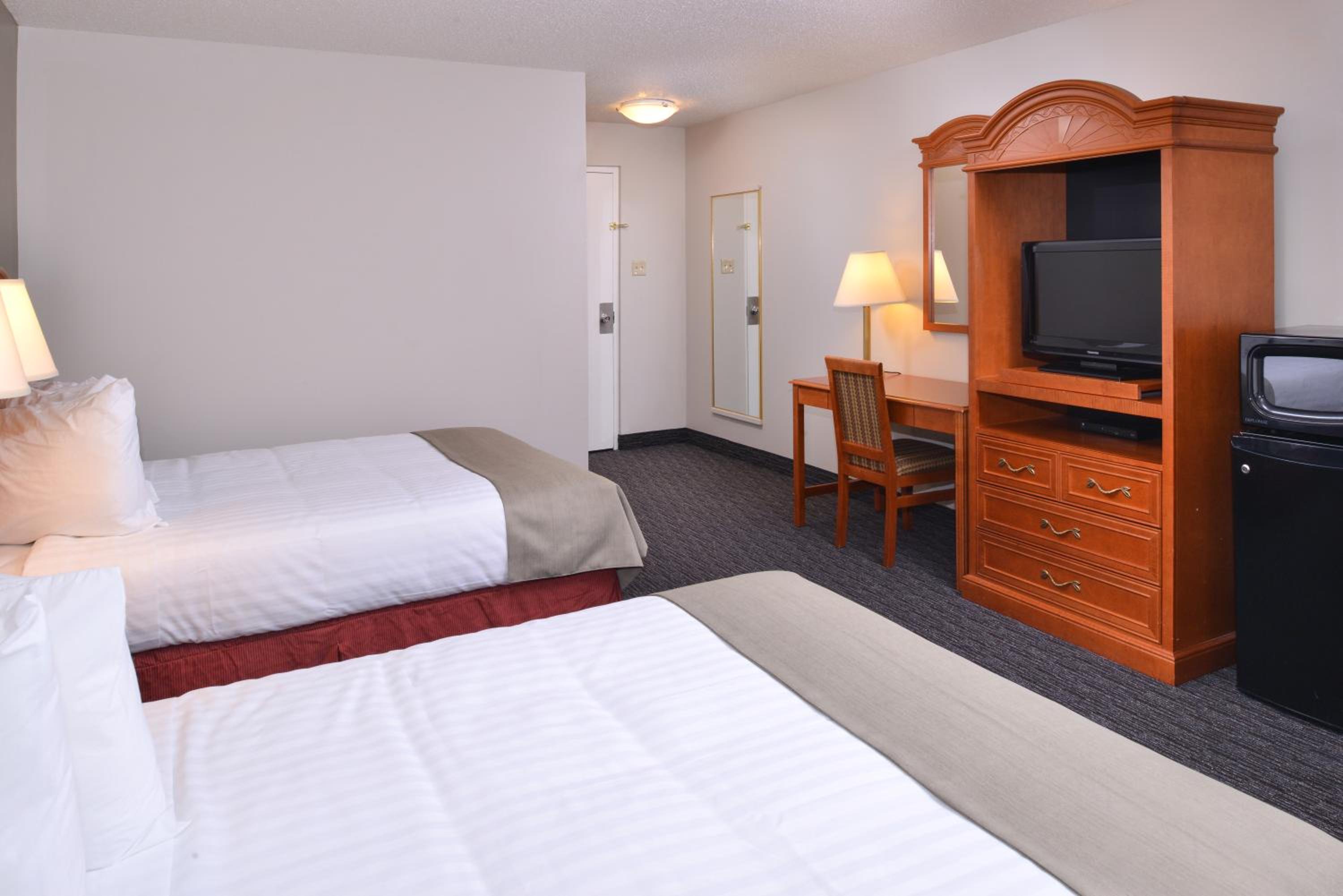 Standard Double Room with Two Double Beds - Non Smoking/Top Floor photo 1
