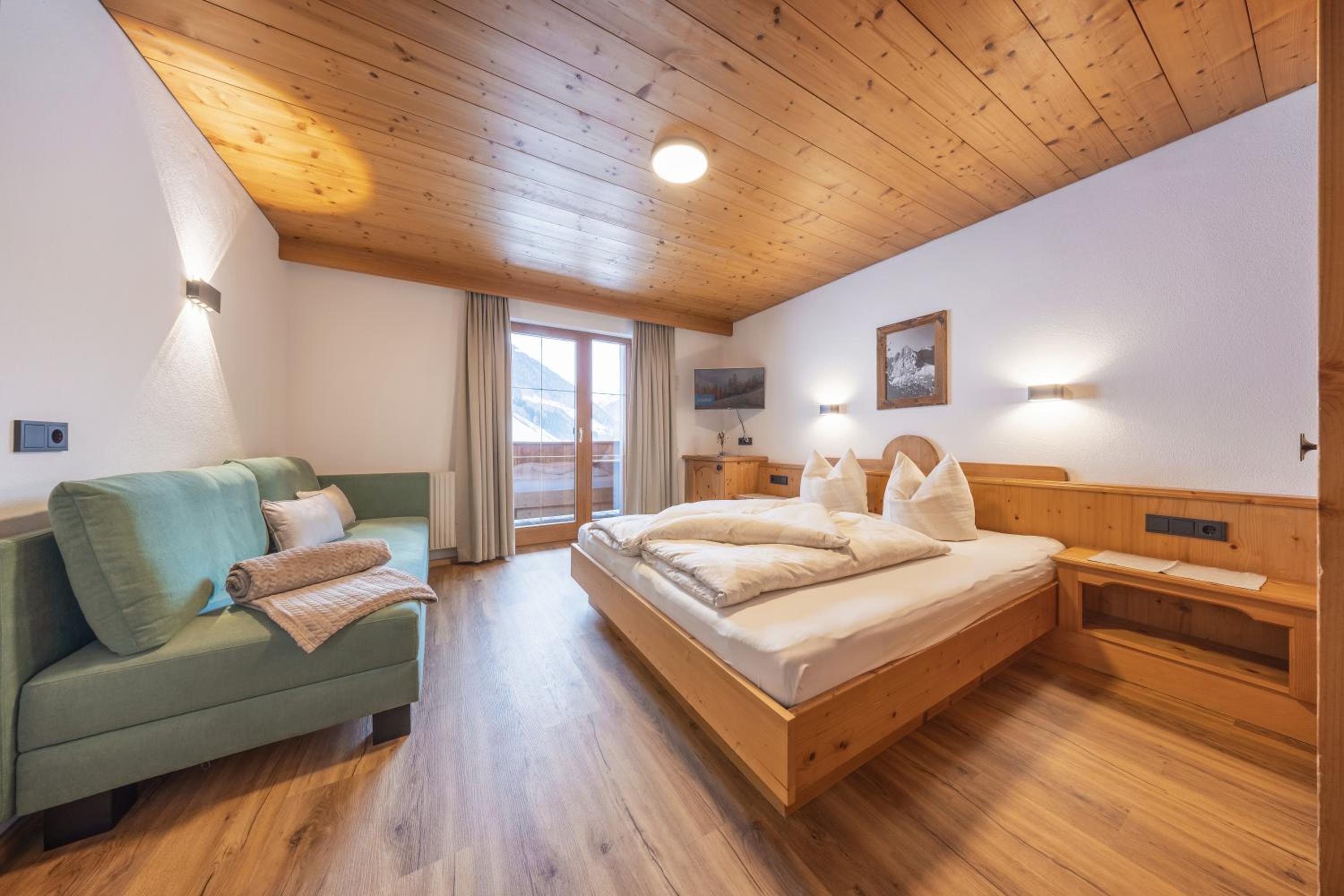 Triple Room with Balcony photo 2