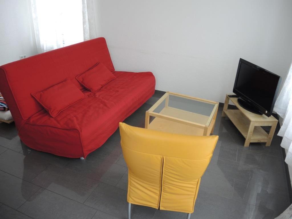 Studio Apartment photo 1