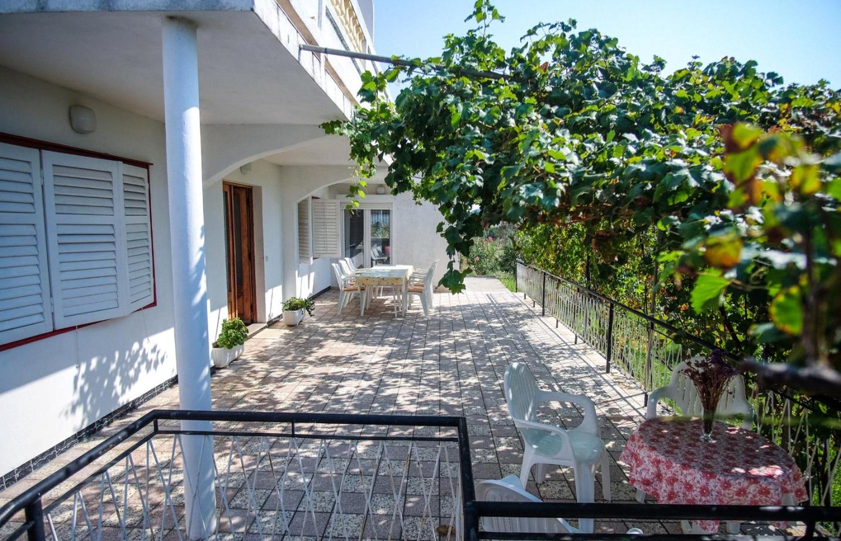 Three-Bedroom Deluxe Apartment