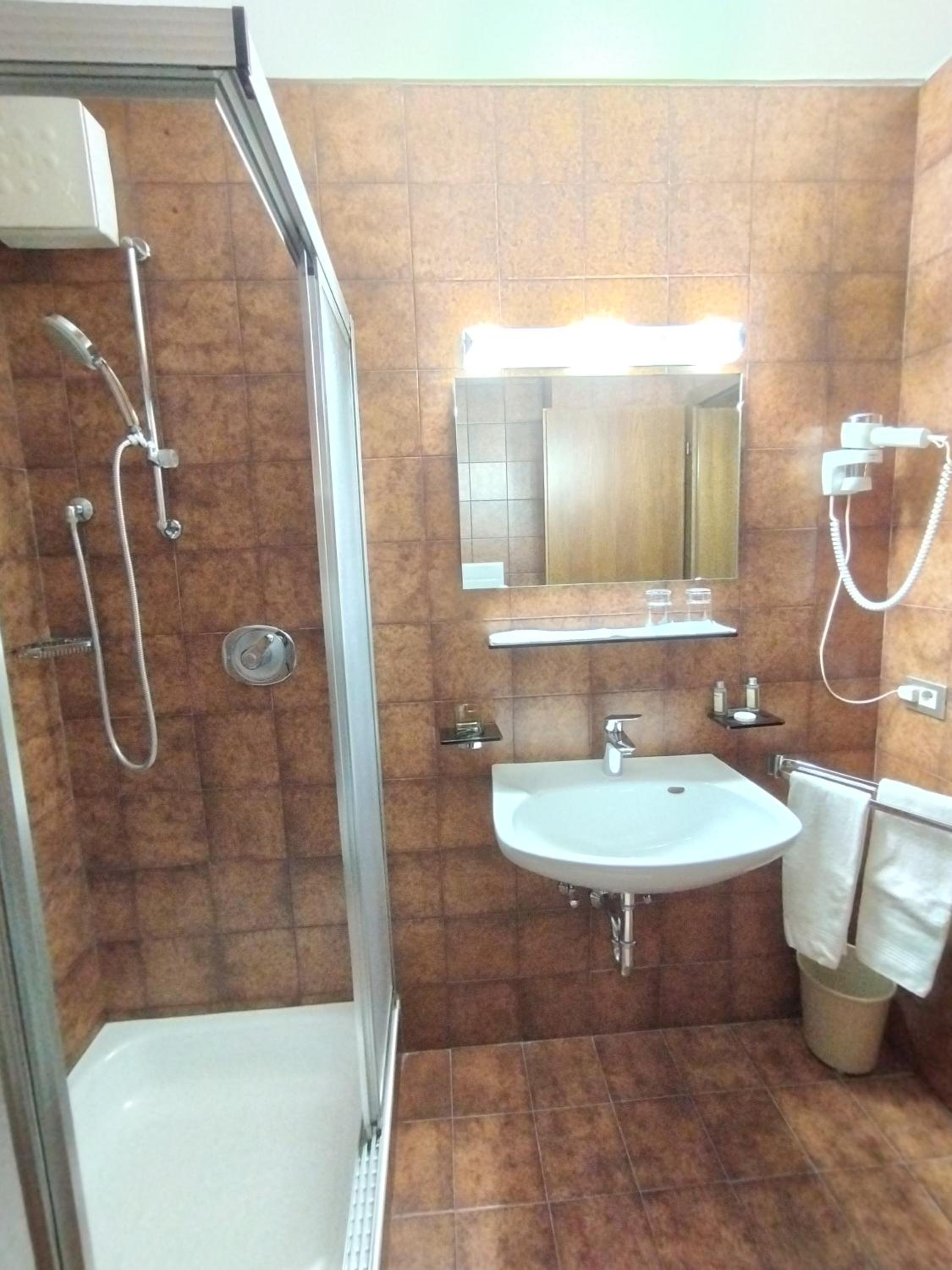 Economy Double Room photo 1