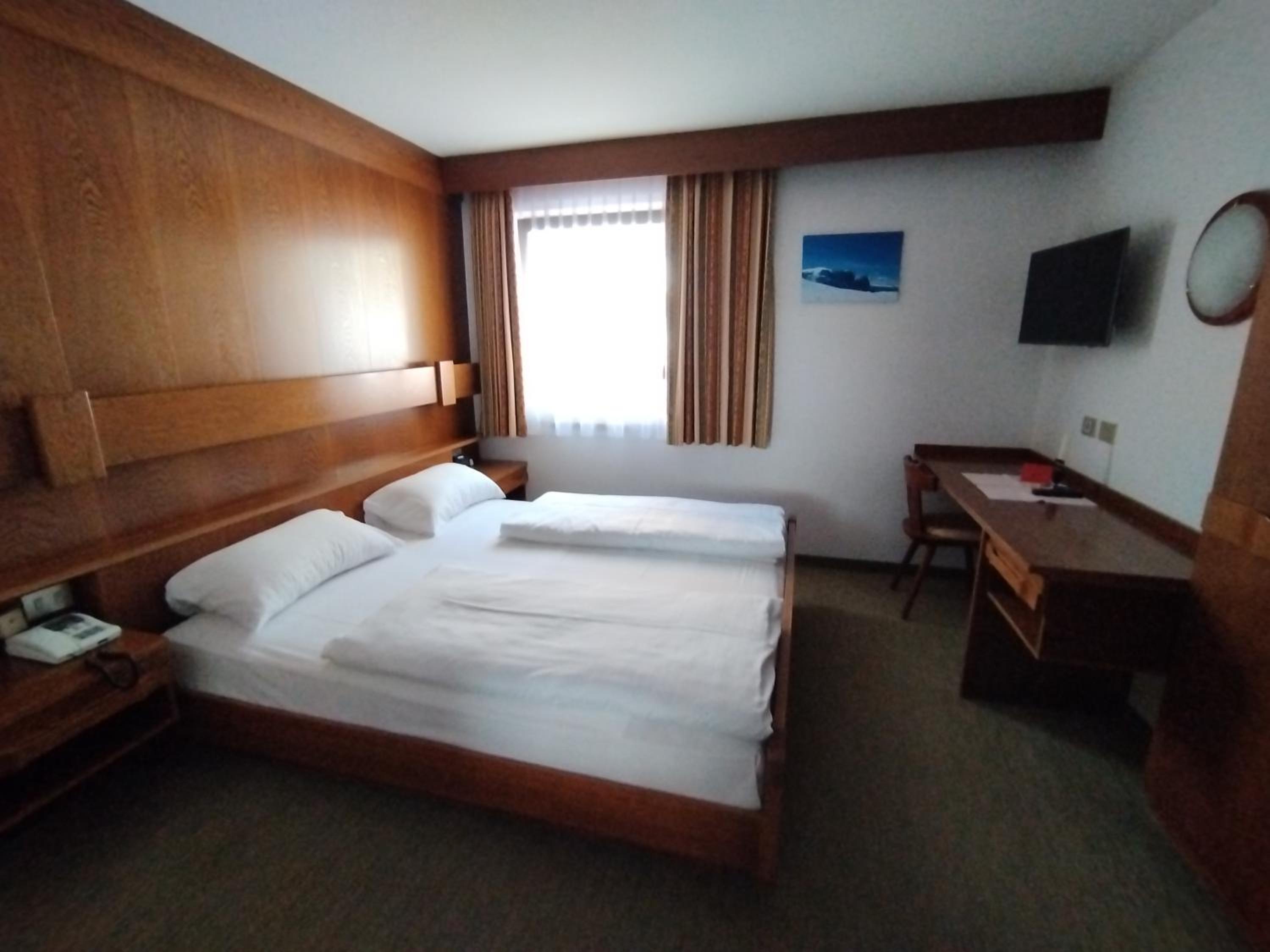 Economy Double Room photo 2