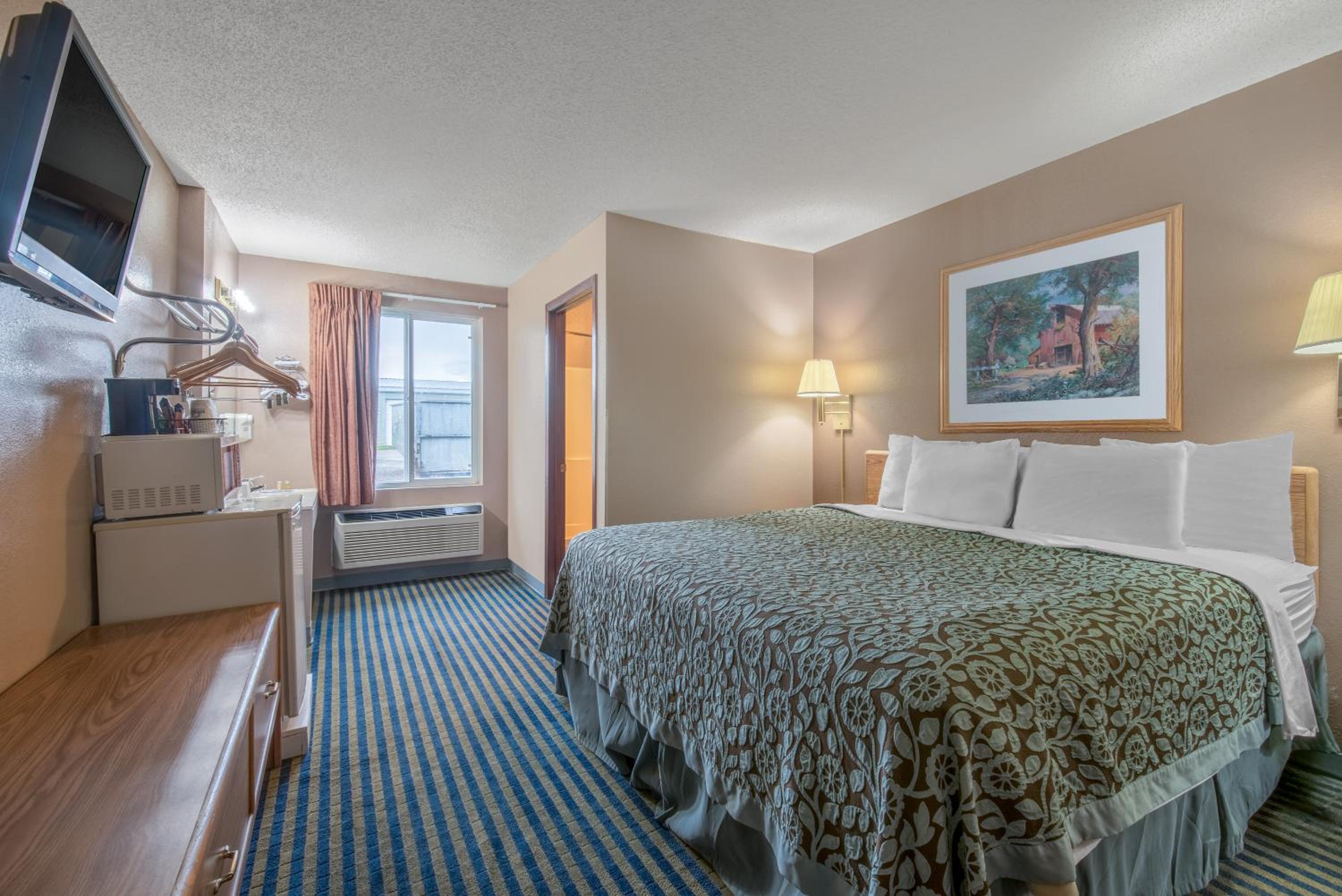 King Room- Non-Smoking photo 1