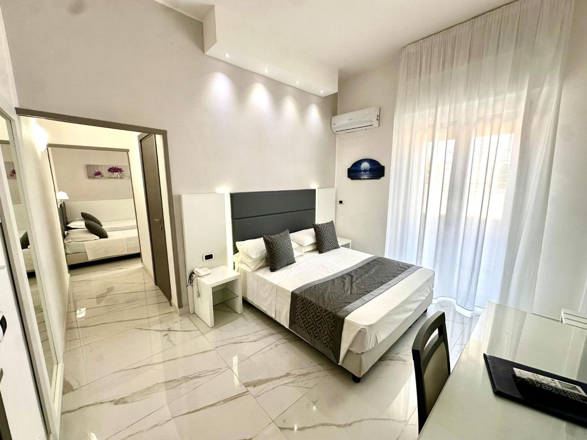 Family Room with Balcony photo 1