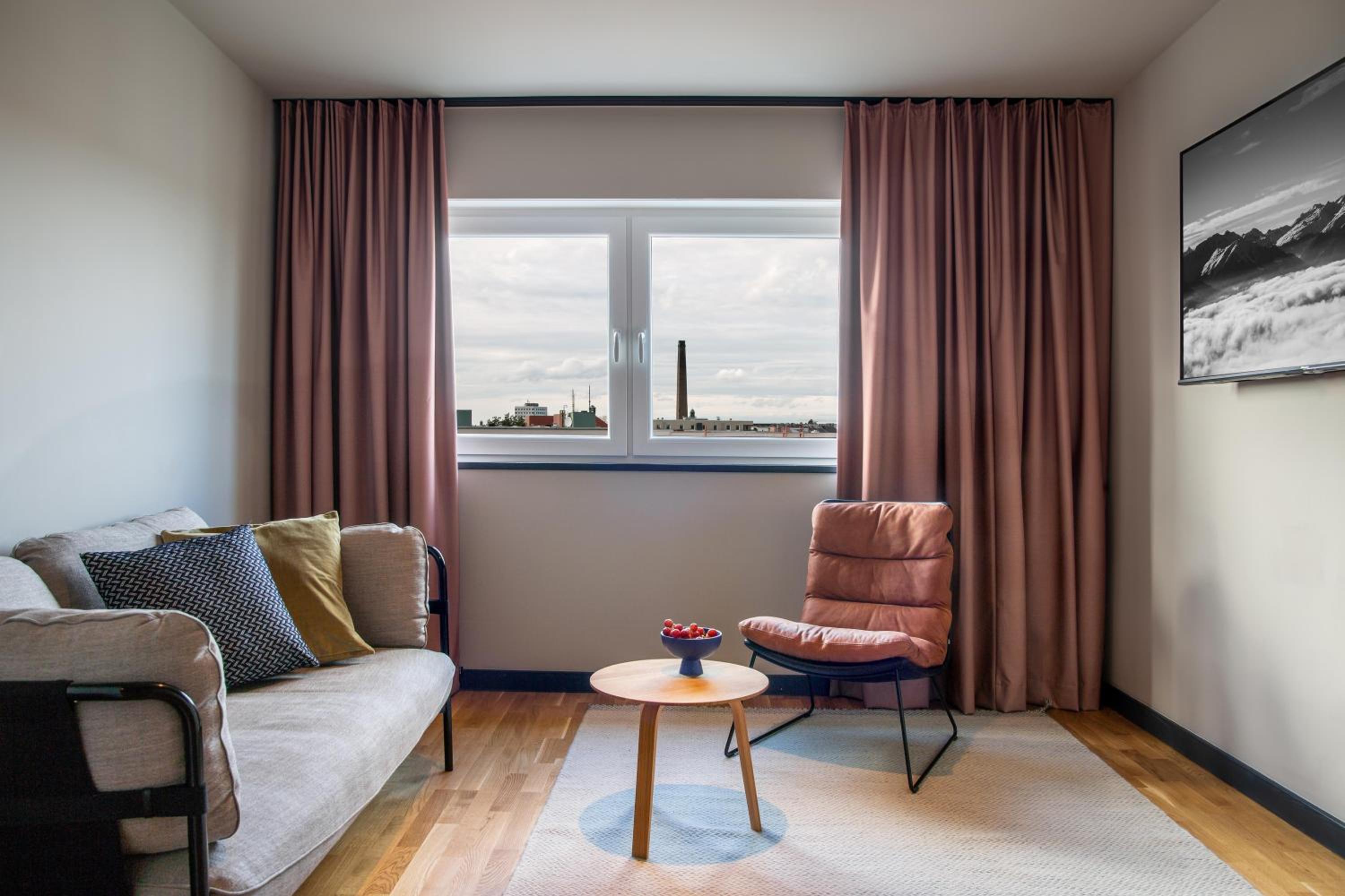 Luxury Apartment with King Bed, Sofa Bed and Terrace photo 2