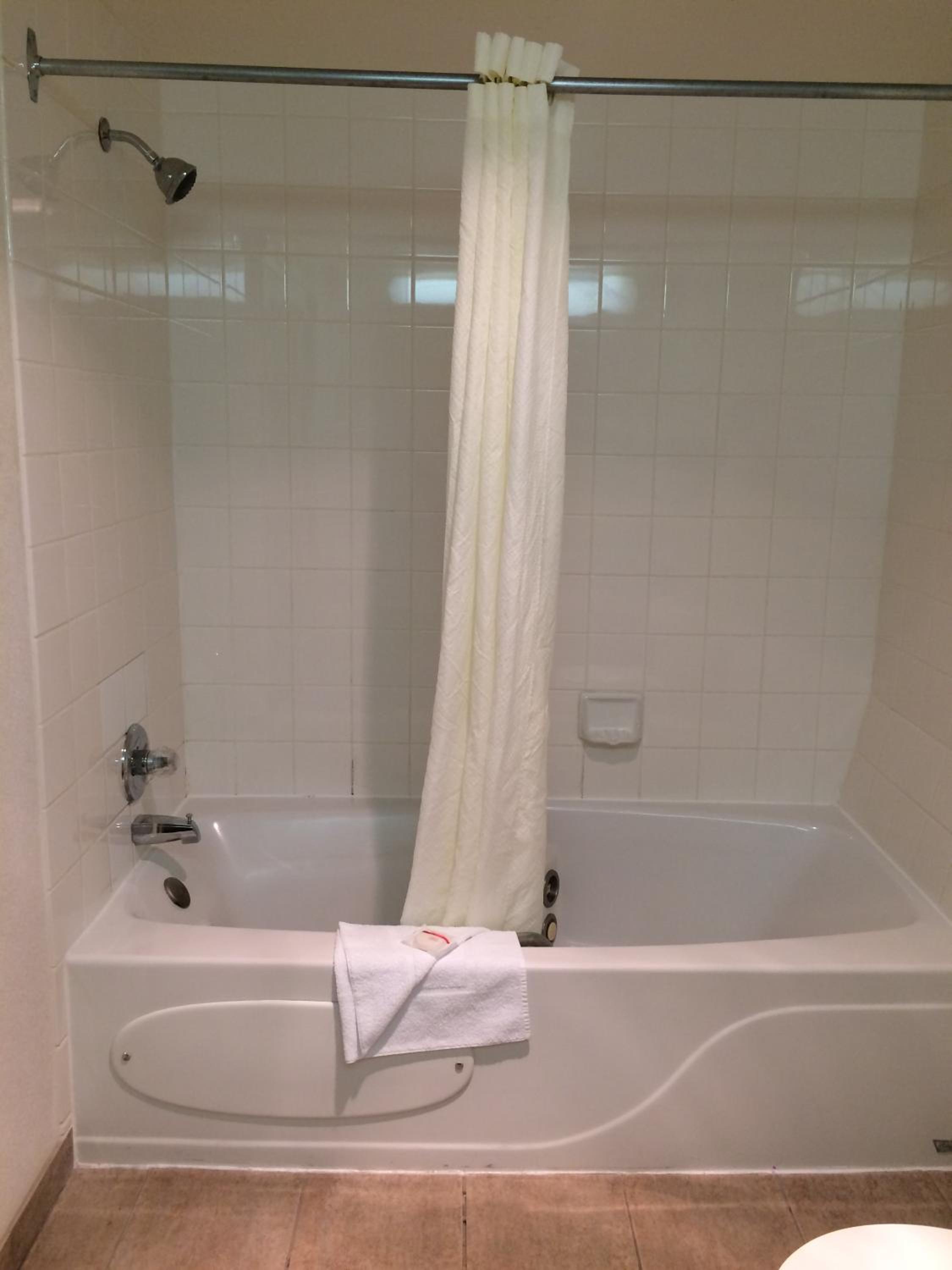 One Bedroom Suite with 1 King Bed Non-Smoking - Photo 11