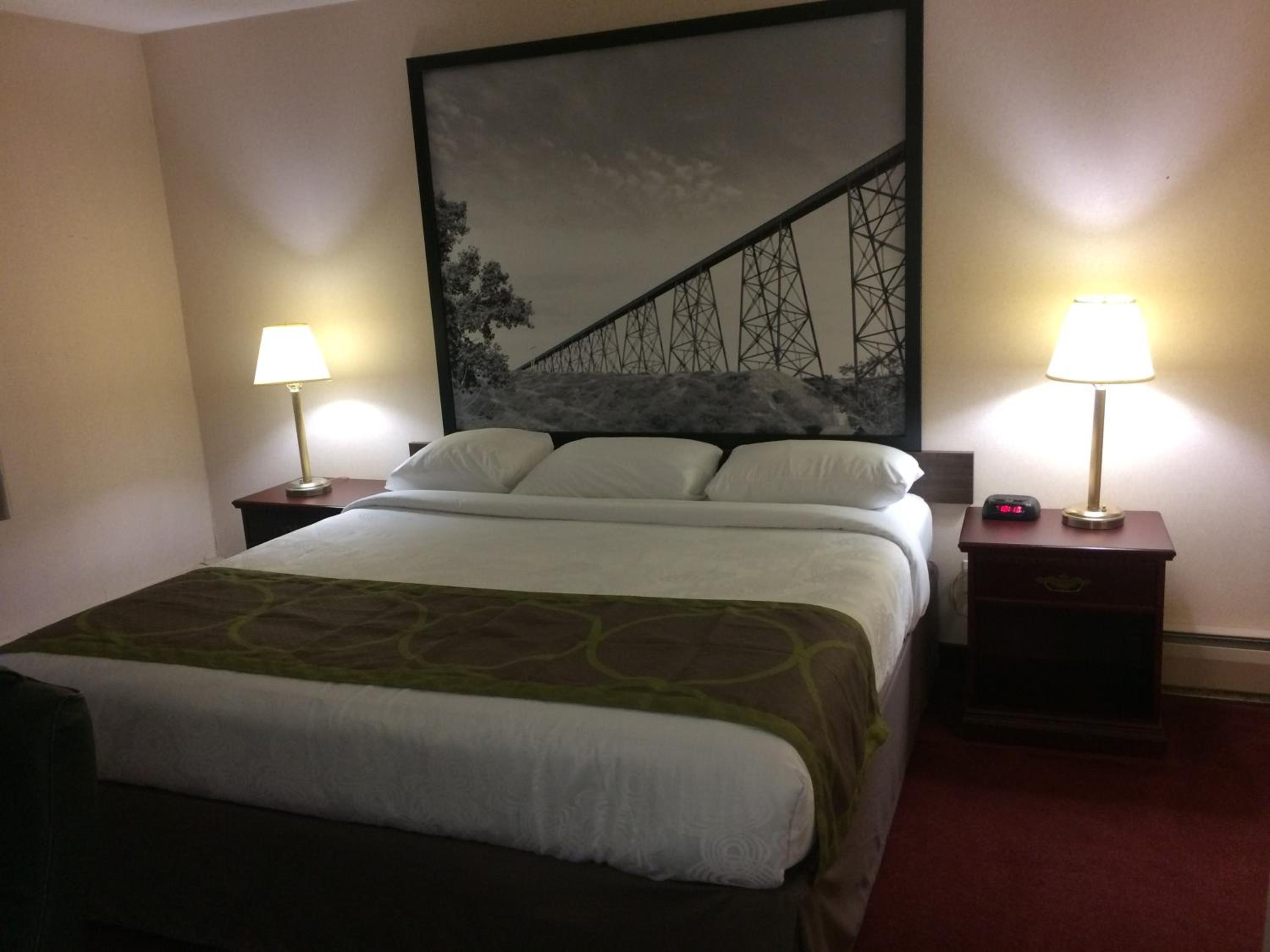 One Bedroom Suite with 1 King Bed Non-Smoking - Photo 9