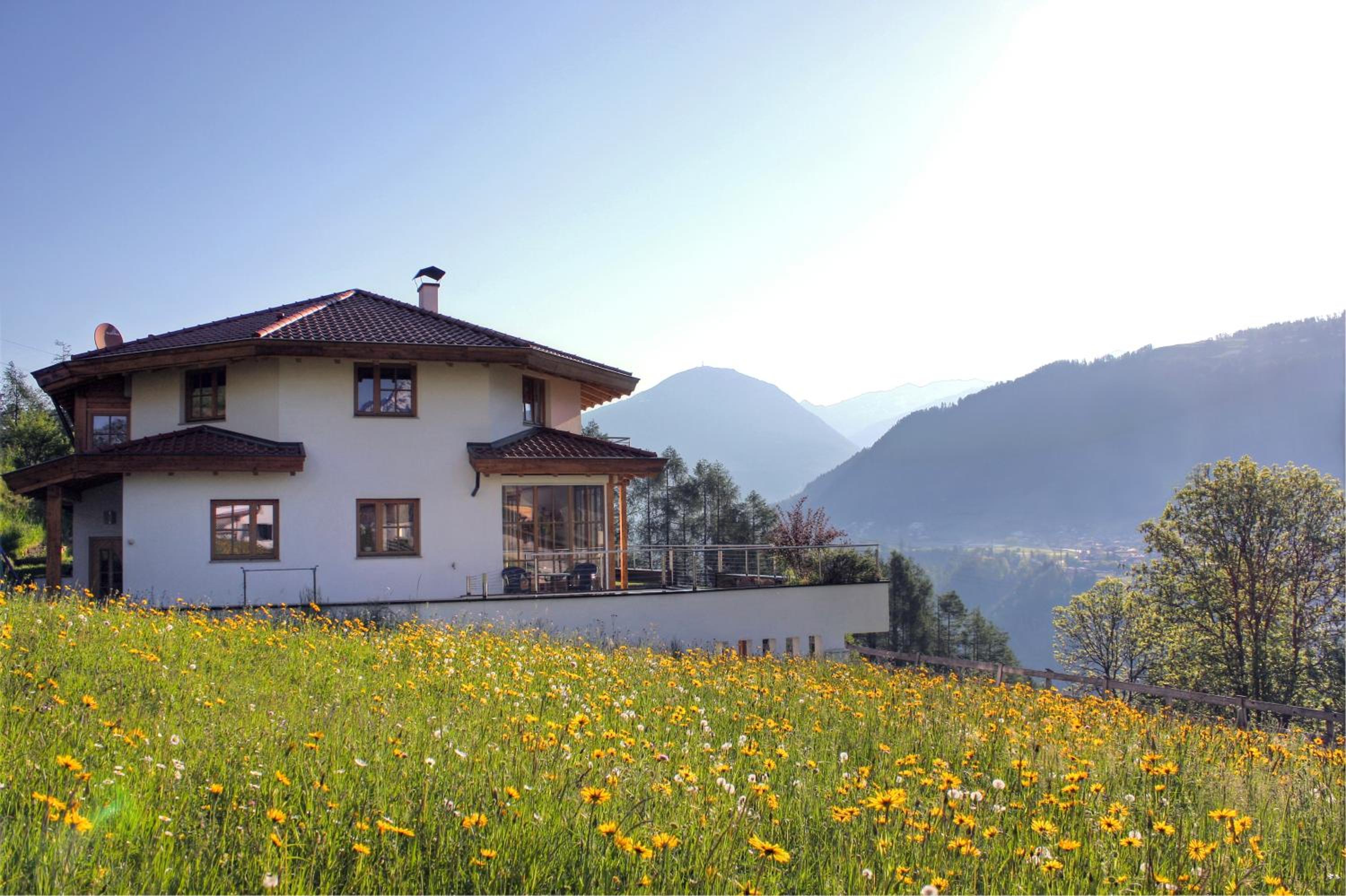 Apartment with Mountain View photo 3