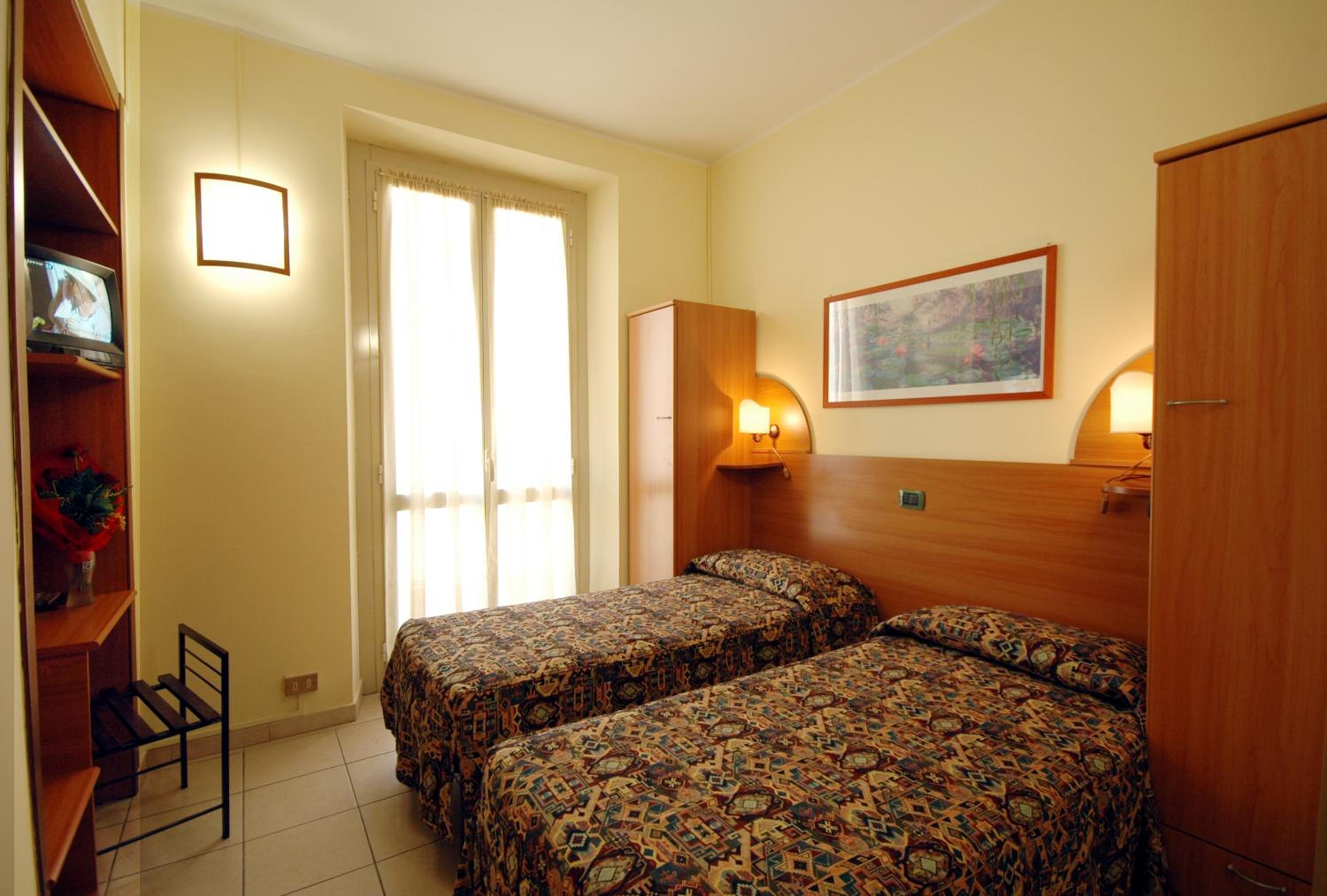 Twin Room - Photo 1
