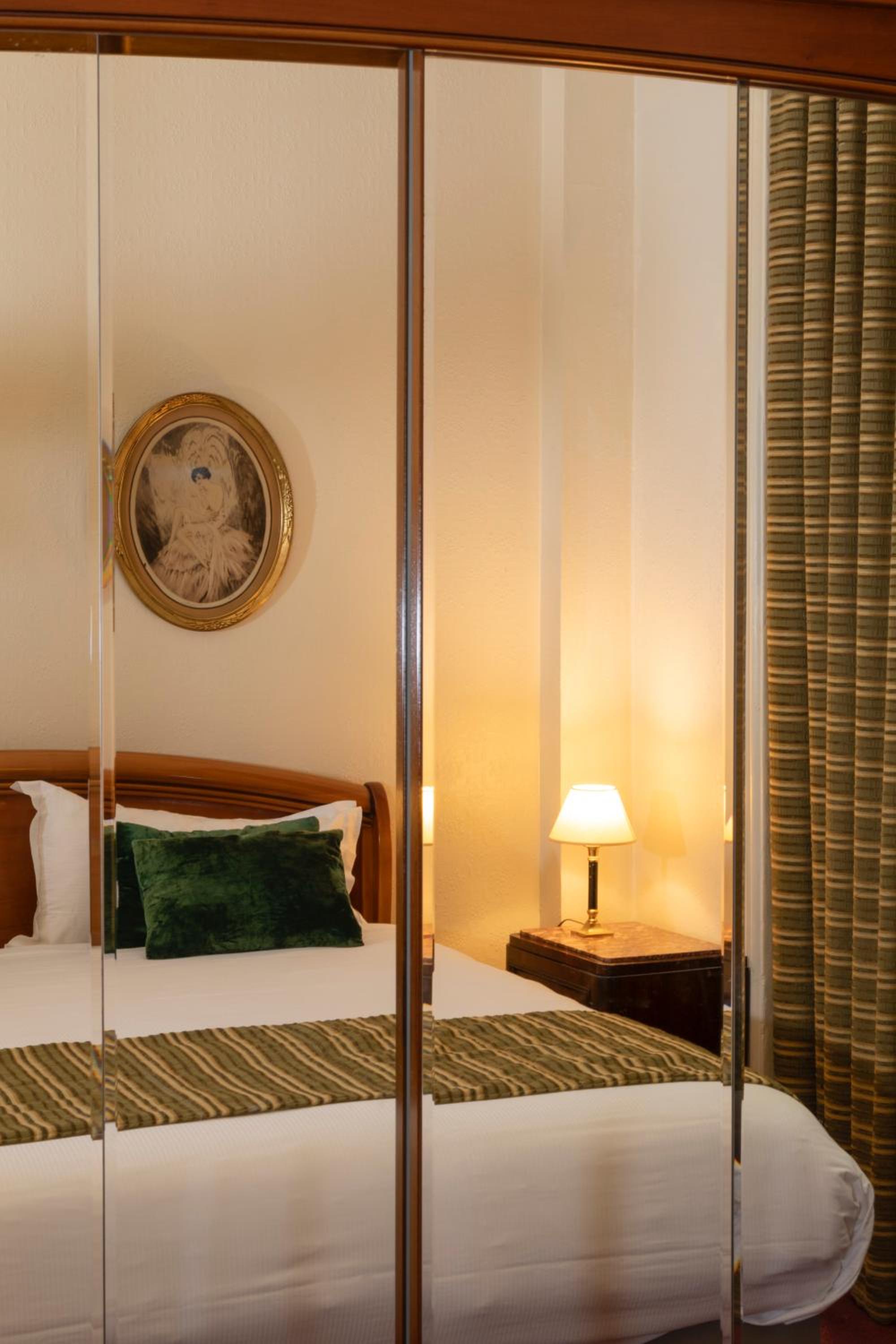 Chambre double rez-de-chaussee  photo 3