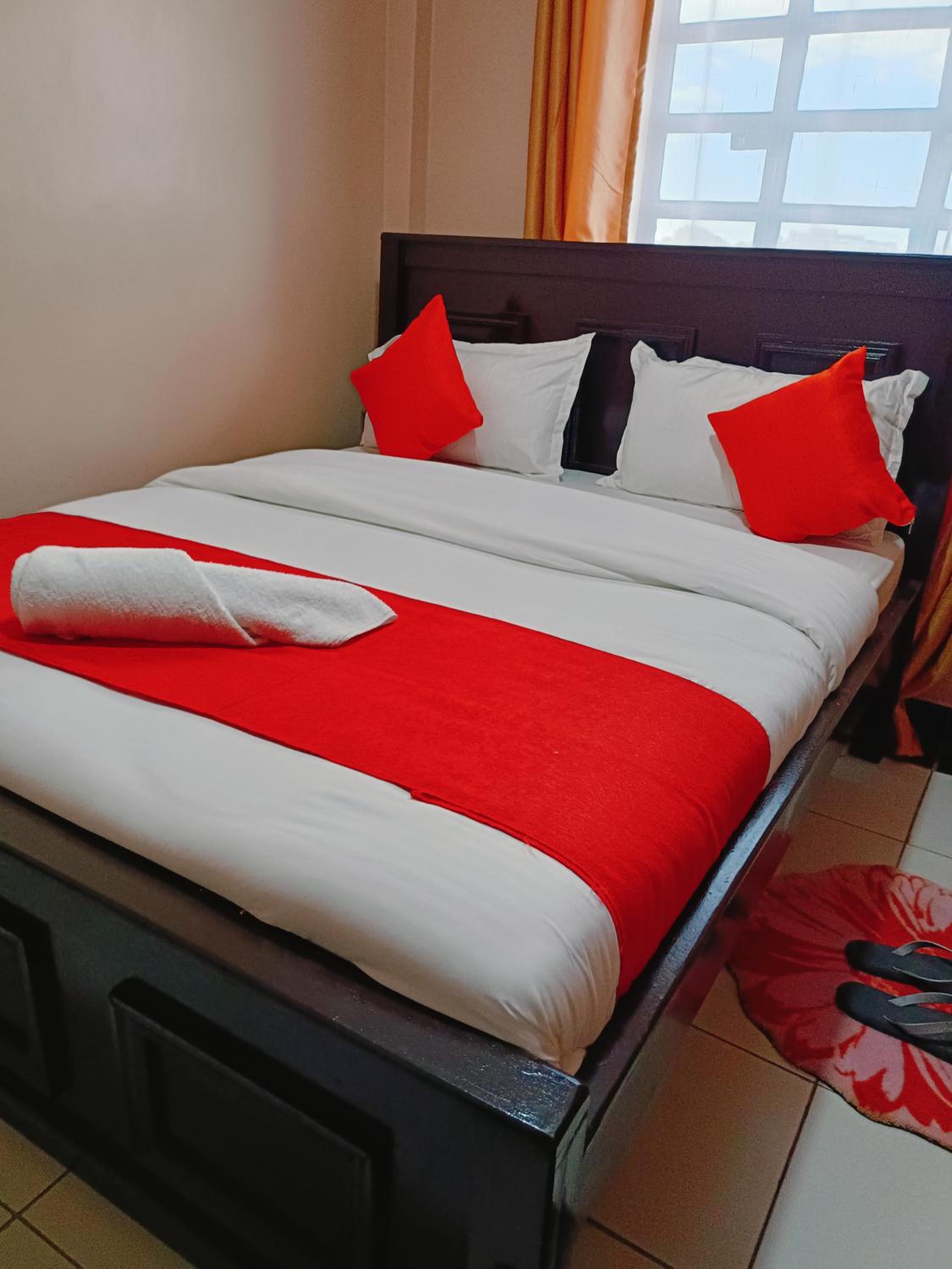 Deluxe One-Bedroom Apartment