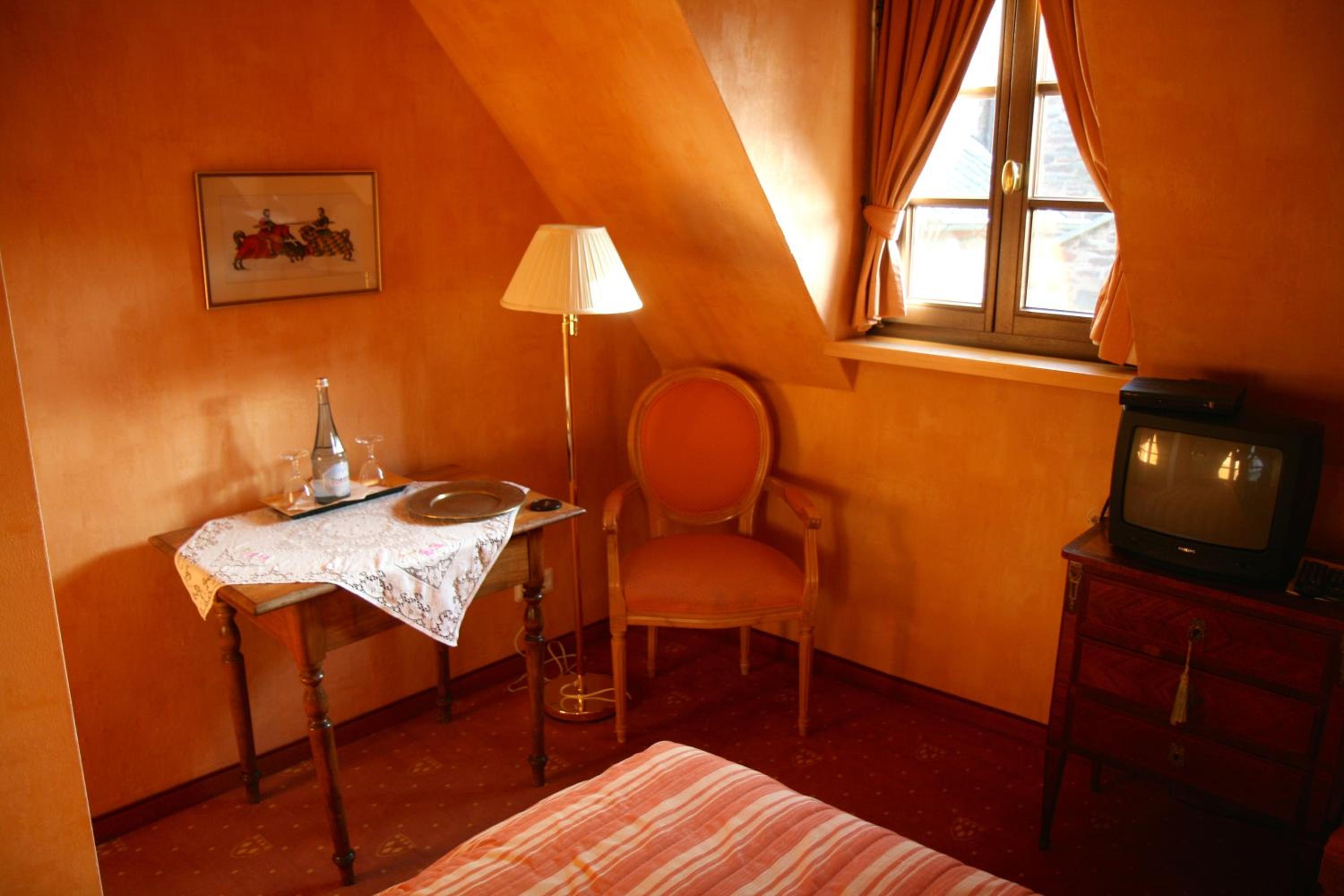 Budget Double Room - Photo 5