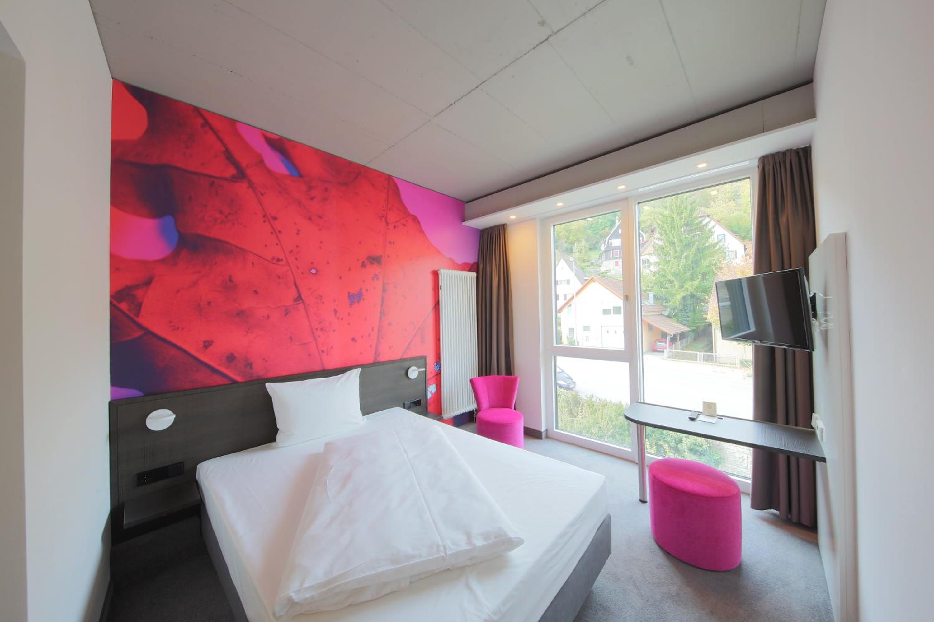 Standard Queen Room - Photo 2