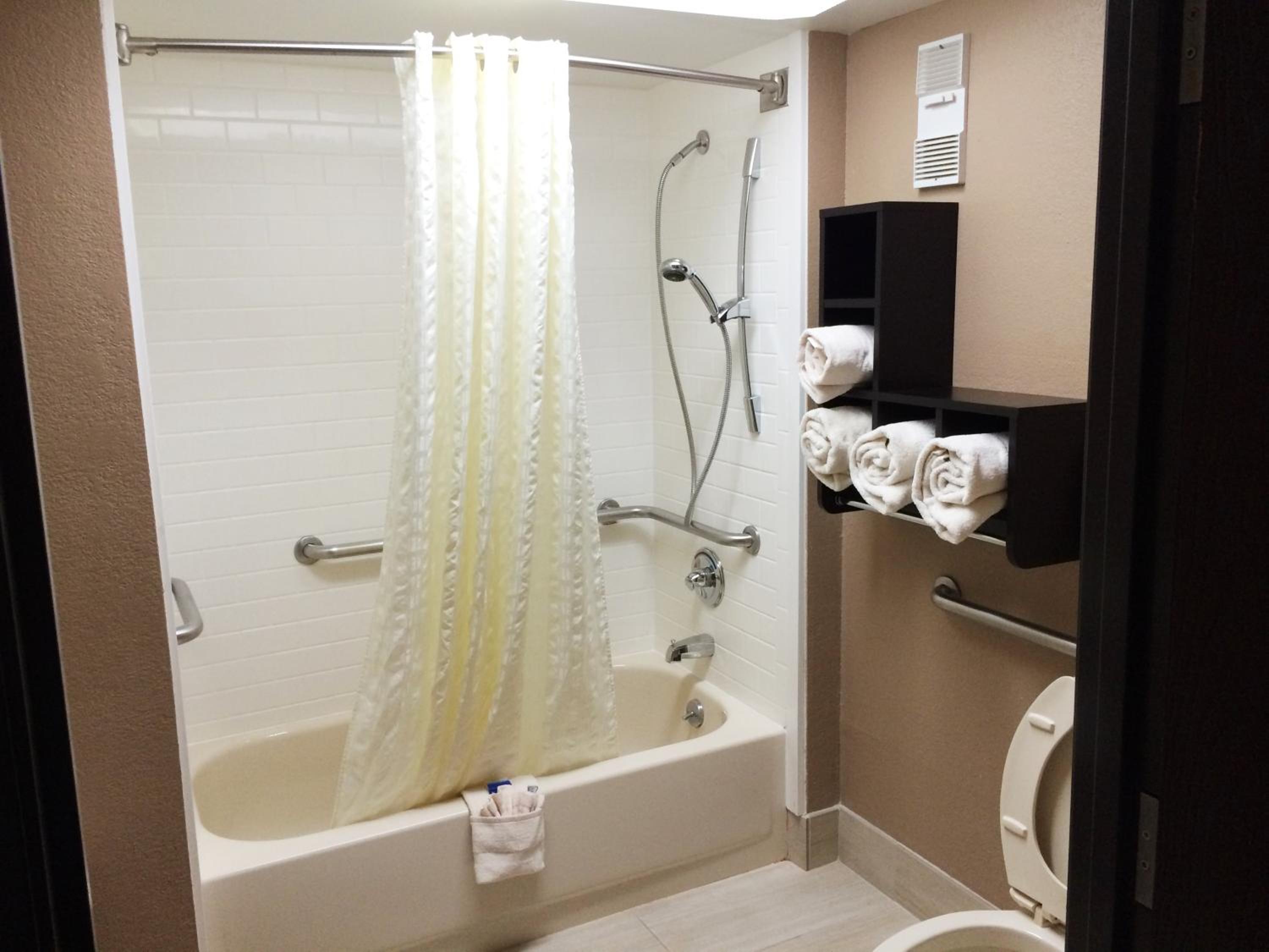 Queen Room with Two Queen Beds - Disability Access/Bath Tub photo 3