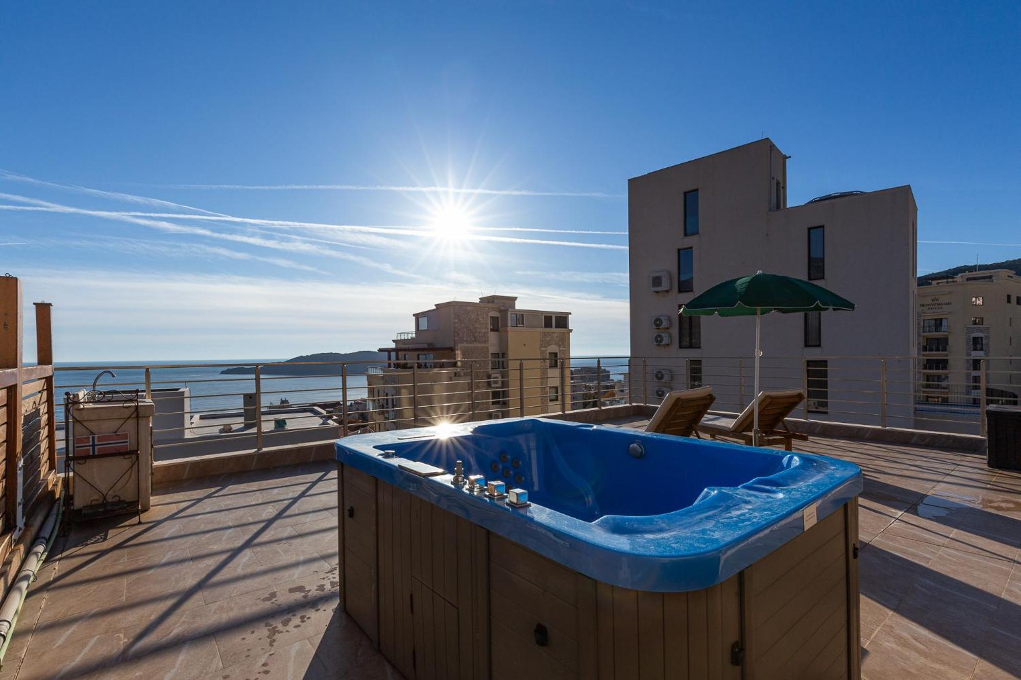 One-Bedroom Apartment with Sea View and Terrace